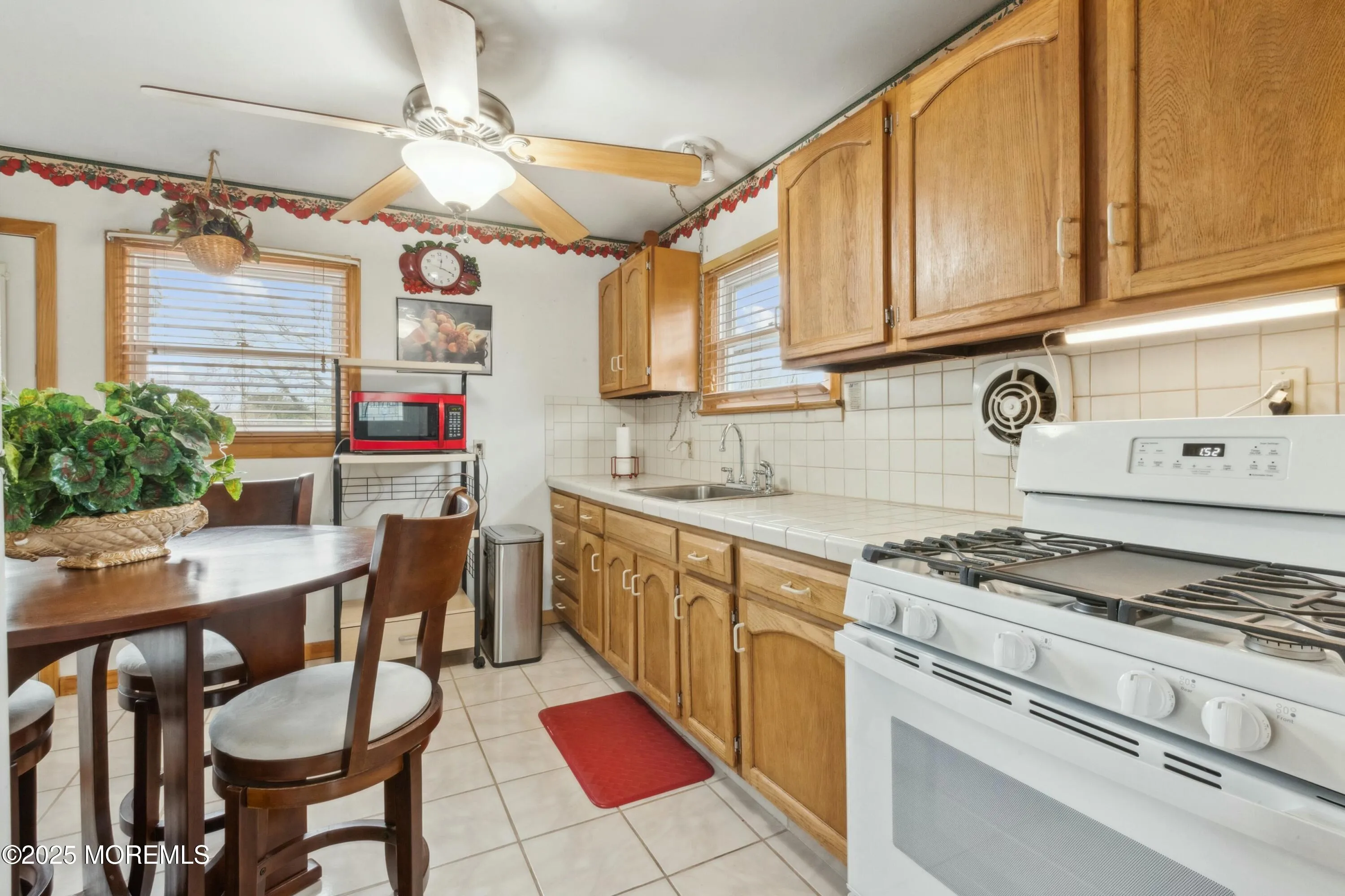 Freehold, New Jersey 07728, United States, 2 Bedrooms Bedrooms, ,1 BathroomBathrooms,Residential,Active,112352