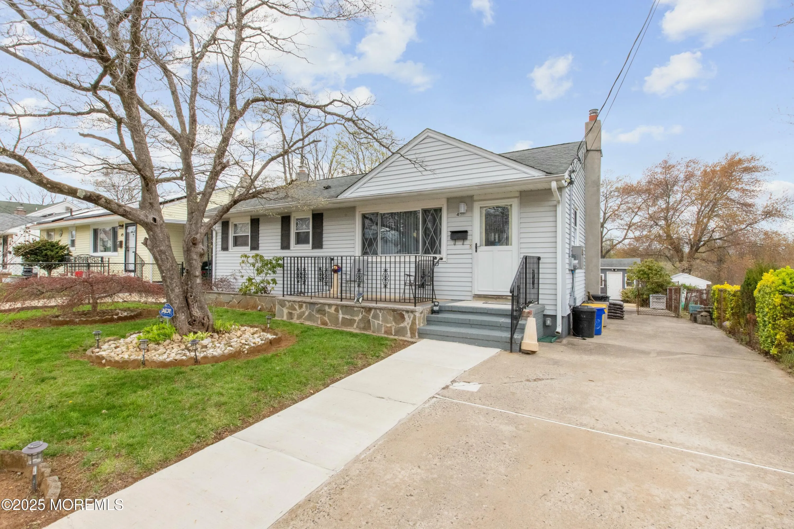 Freehold, New Jersey 07728, United States, 2 Bedrooms Bedrooms, ,1 BathroomBathrooms,Residential,Active,112352