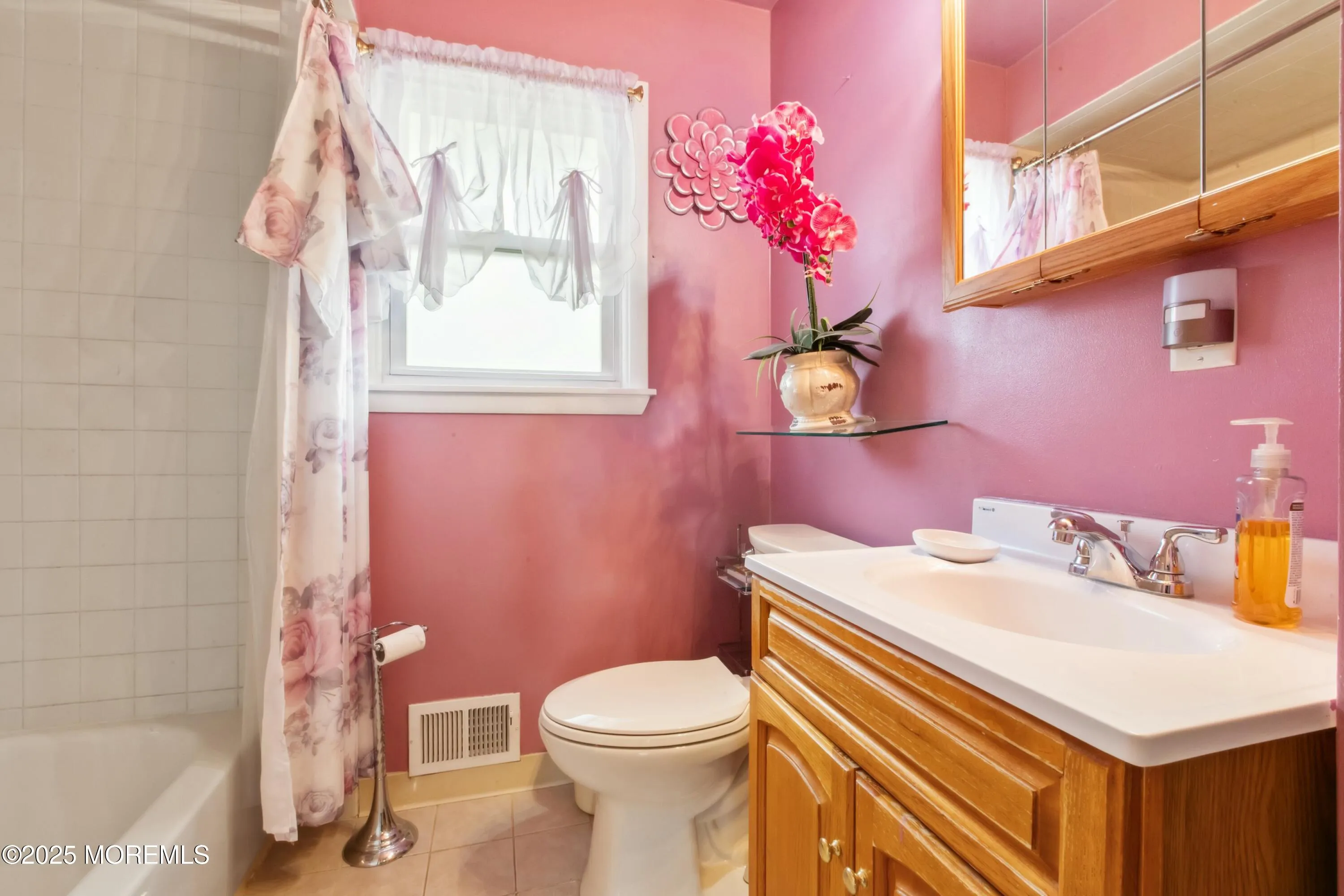 Freehold, New Jersey 07728, United States, 2 Bedrooms Bedrooms, ,1 BathroomBathrooms,Residential,Active,112352