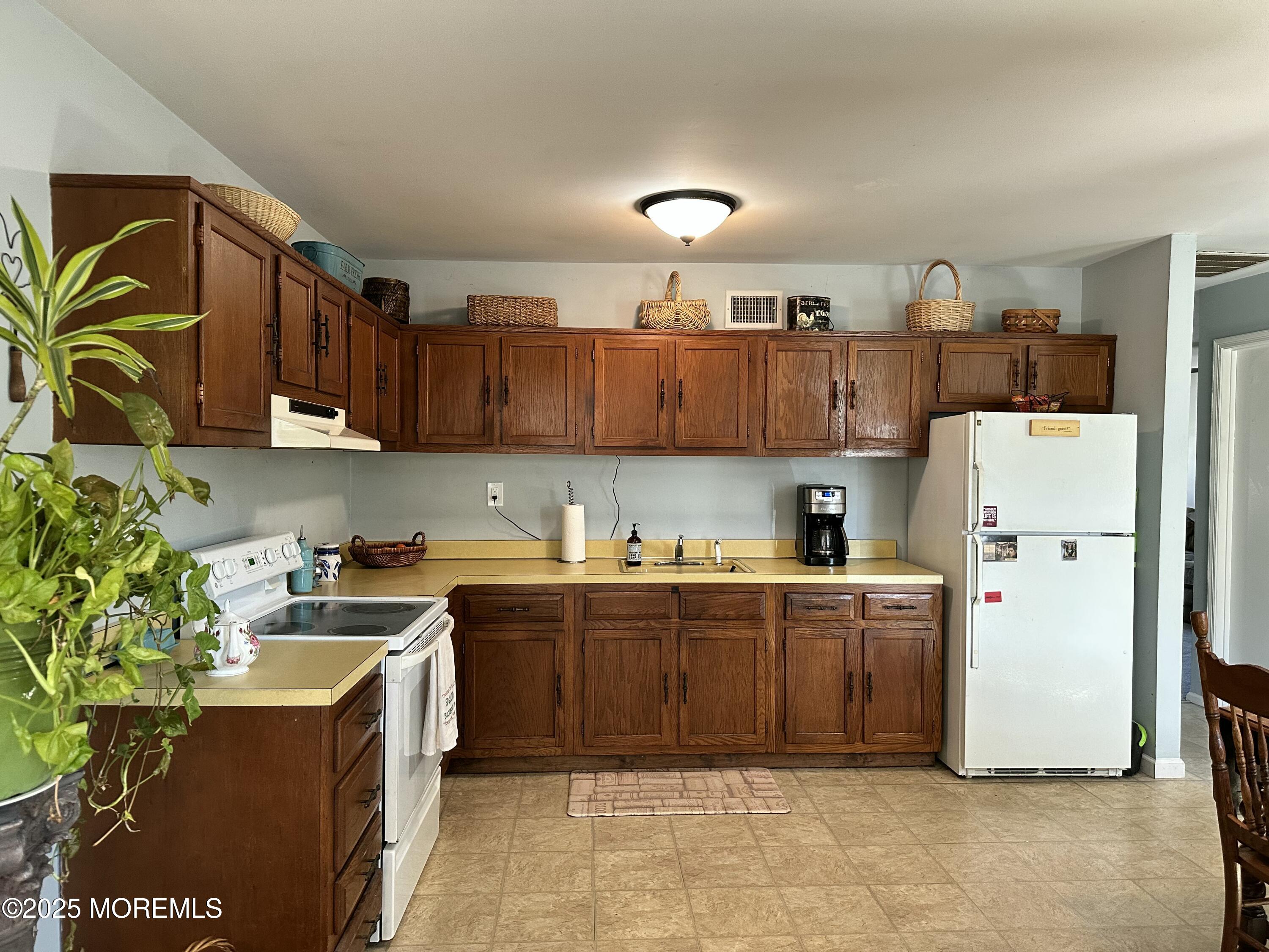 112 Pilatus Platz #C, Freehold, New Jersey image 12