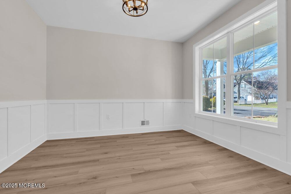 293 Trenton Avenue N