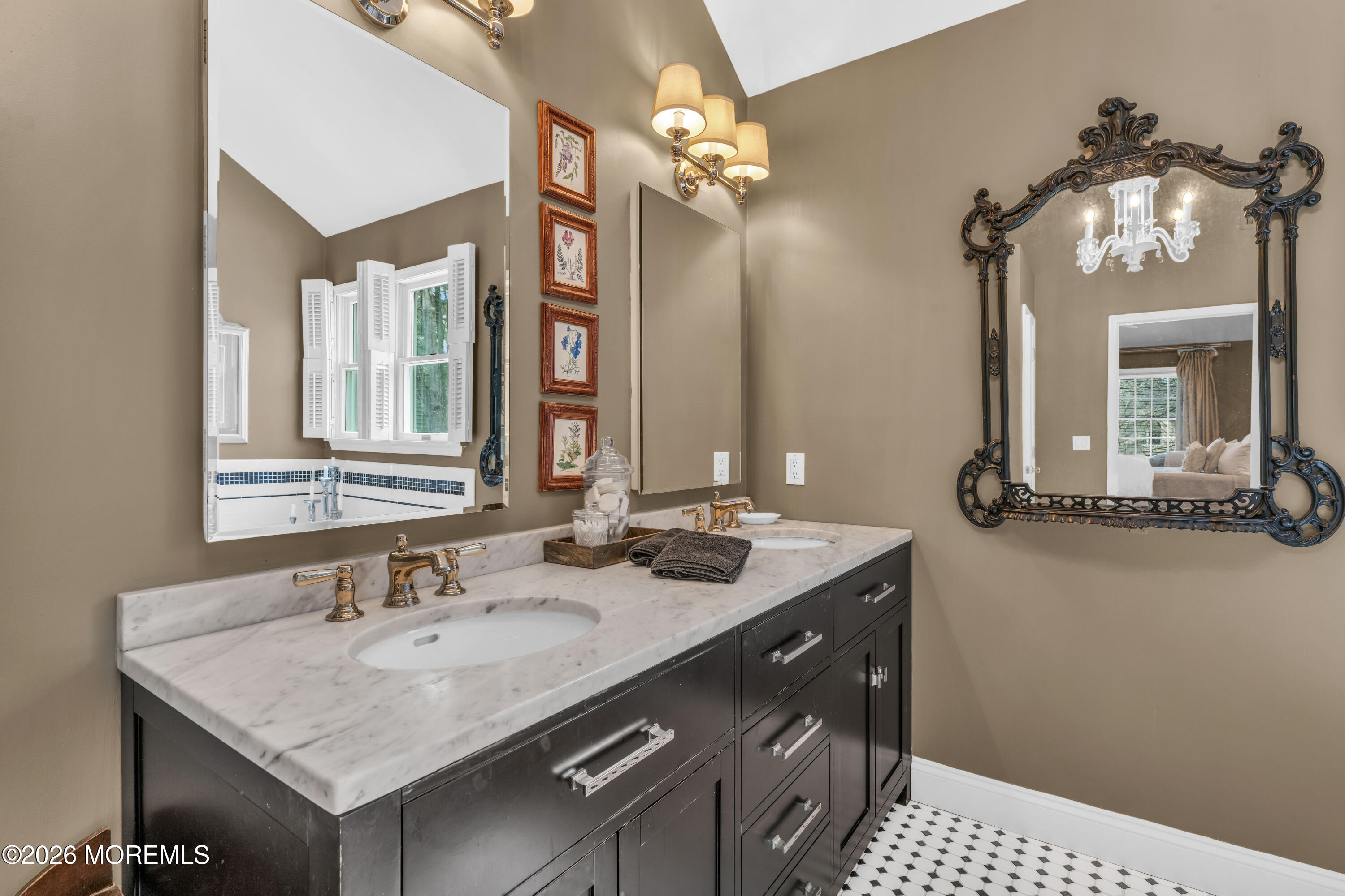 Manalapan, New Jersey, 07726, United States, 5 Bedrooms Bedrooms, ,4 BathroomsBathrooms,Residential,Active,2035088