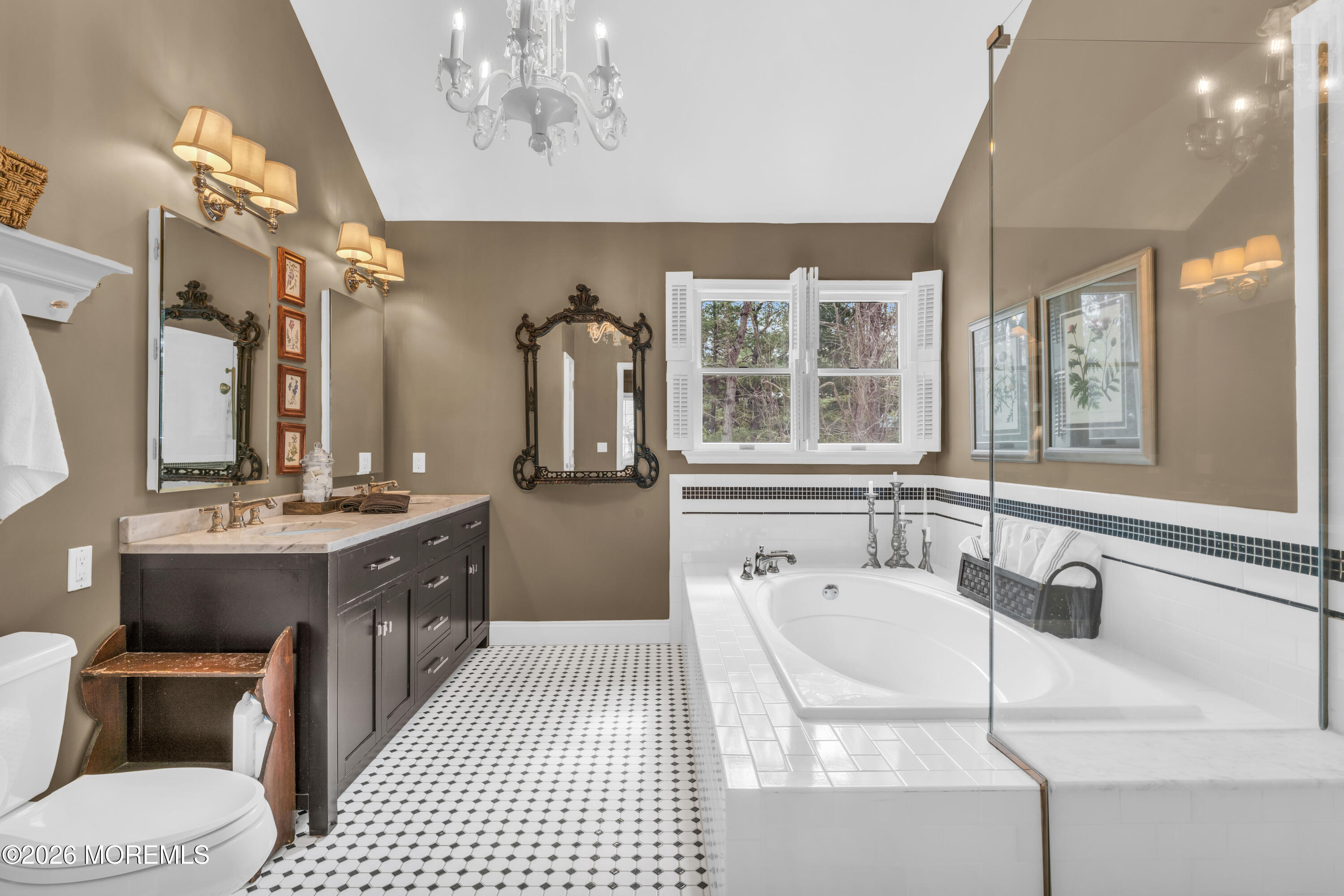Manalapan, New Jersey, 07726, United States, 5 Bedrooms Bedrooms, ,4 BathroomsBathrooms,Residential,Active,2035088
