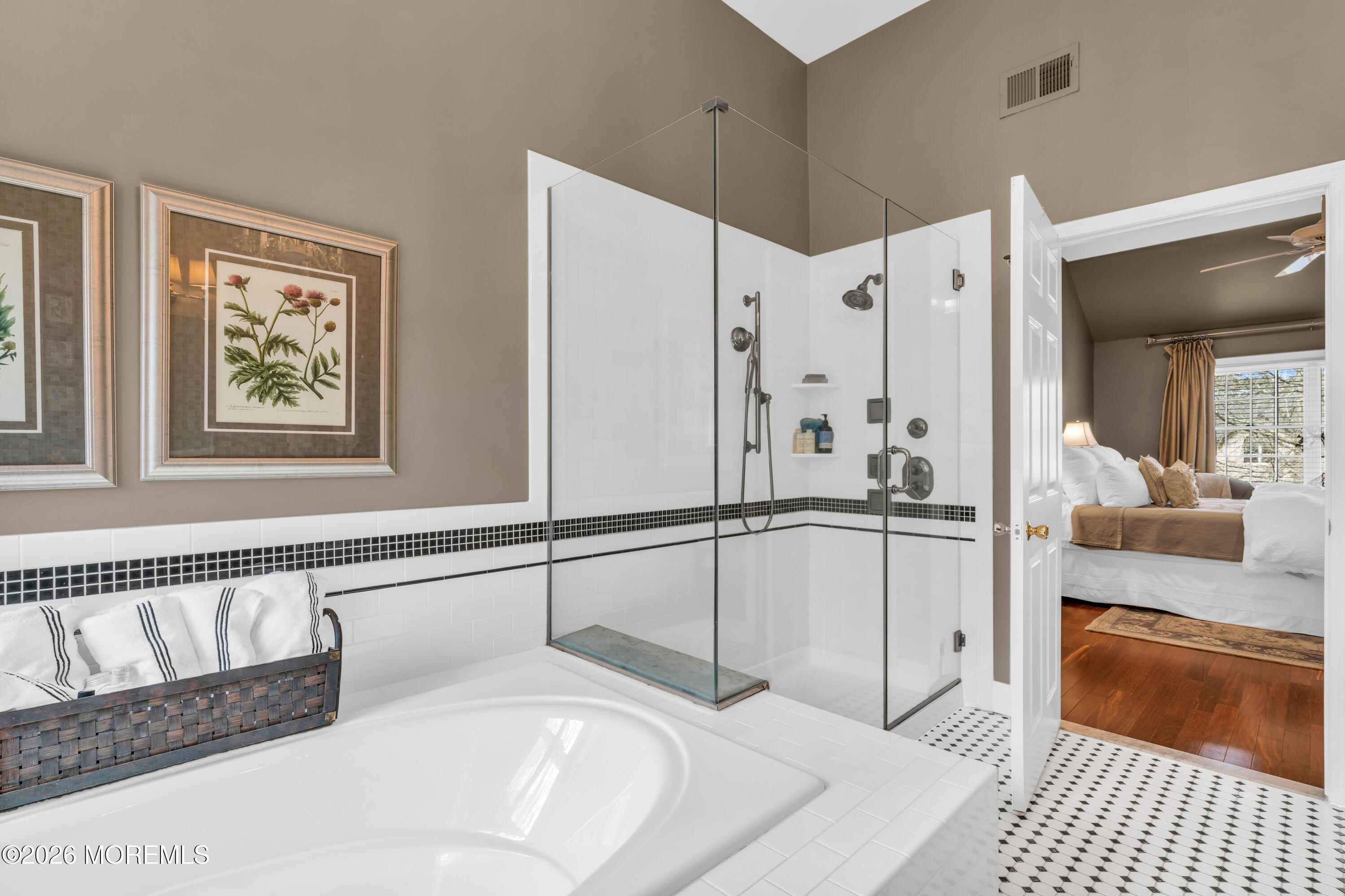 Manalapan, New Jersey, 07726, United States, 5 Bedrooms Bedrooms, ,4 BathroomsBathrooms,Residential,Active,2035088
