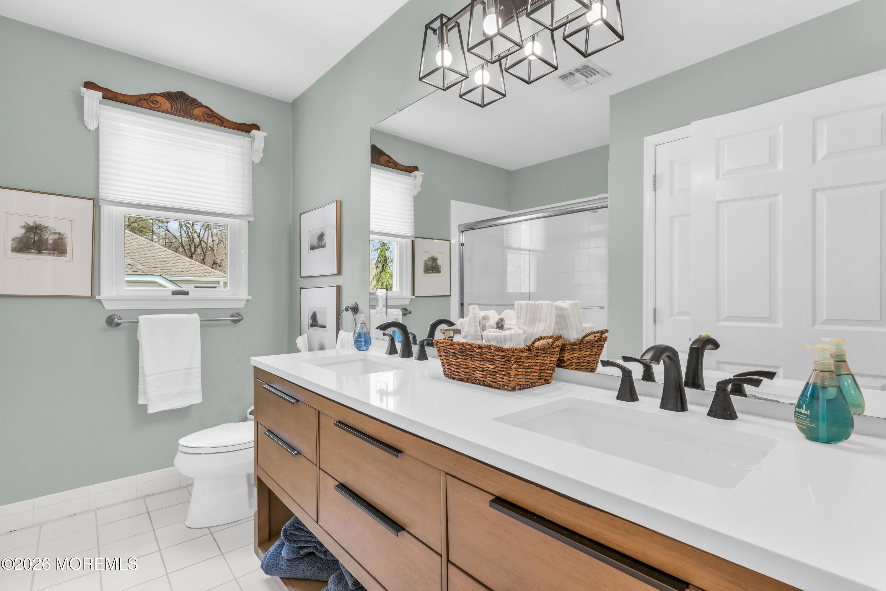 Manalapan, New Jersey, 07726, United States, 5 Bedrooms Bedrooms, ,4 BathroomsBathrooms,Residential,Active,2035088