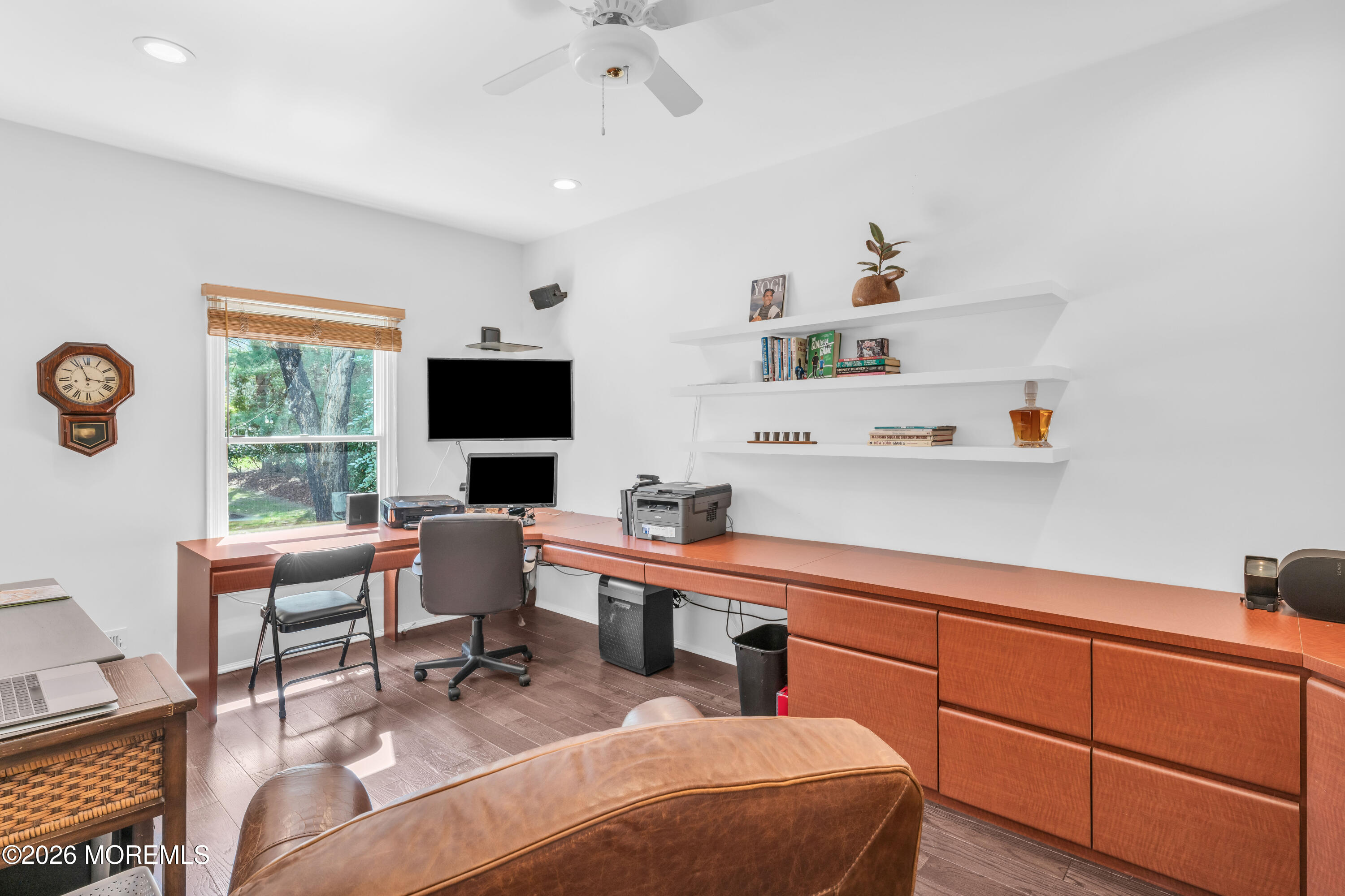 Manalapan, New Jersey, 07726, United States, 5 Bedrooms Bedrooms, ,4 BathroomsBathrooms,Residential,Active,2035088