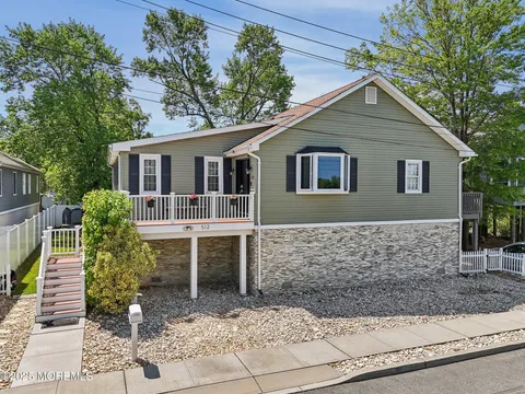 512 Central Avenue, Union Beach, NJ 07735 - MLS#: 22514199