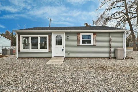 MLS: 22509374