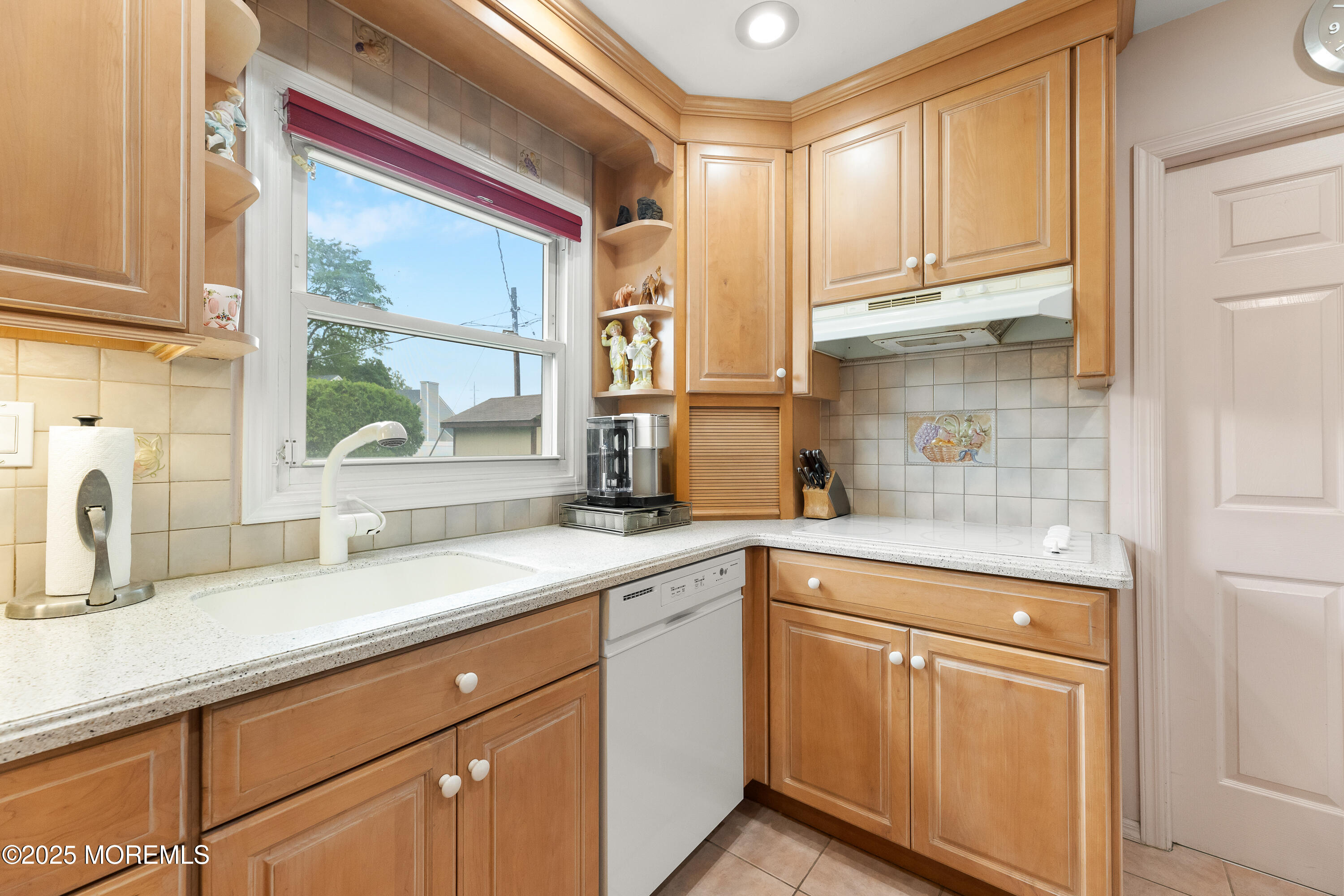 3 North Circle, Aberdeen, New Jersey image 26