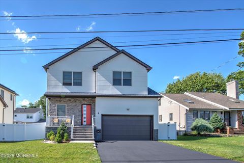 Photo of 4 Terrace Drive, Englishtown, NJ 07726 (MLS # 22530362)