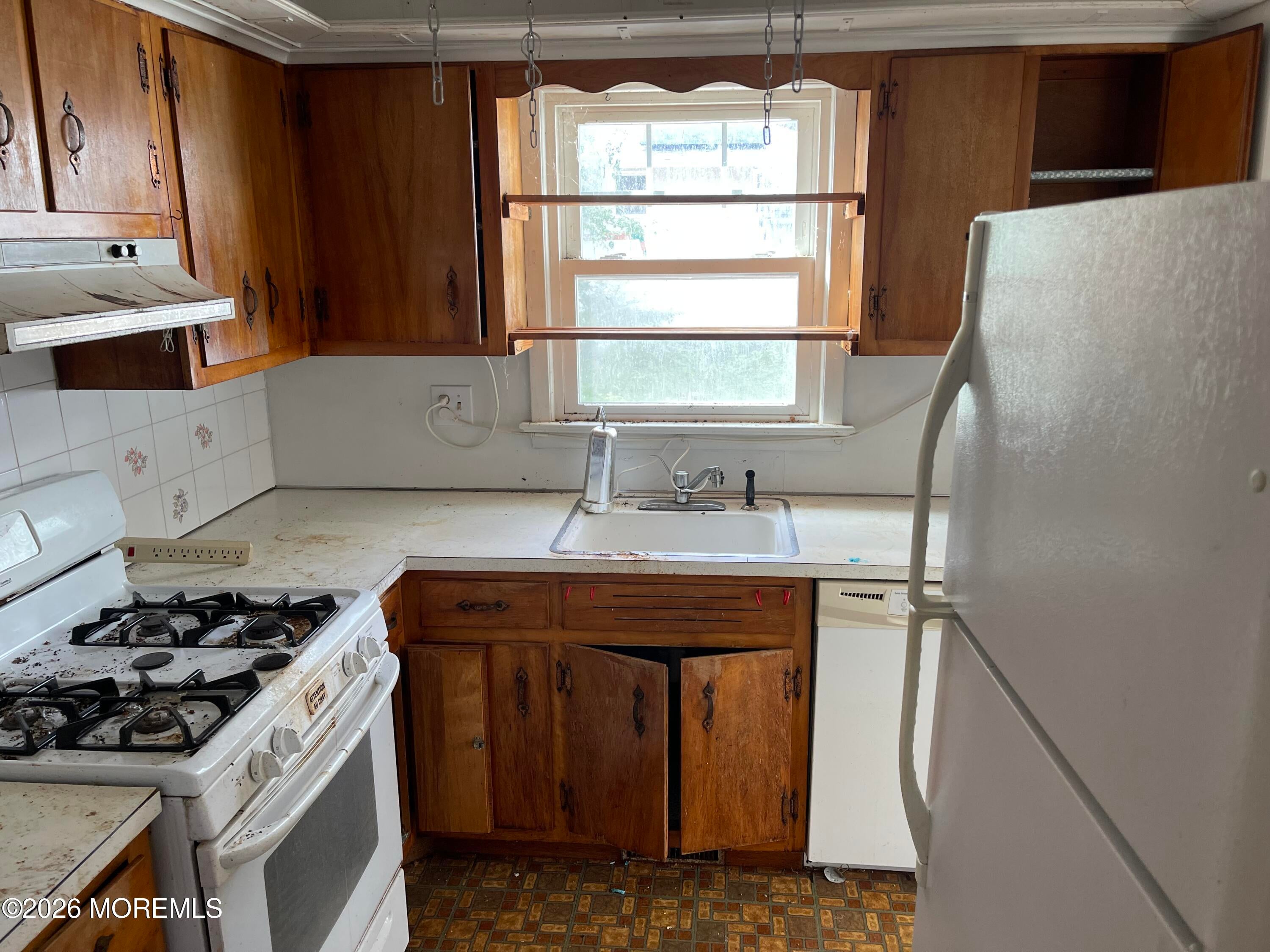 547 Oak Terrace