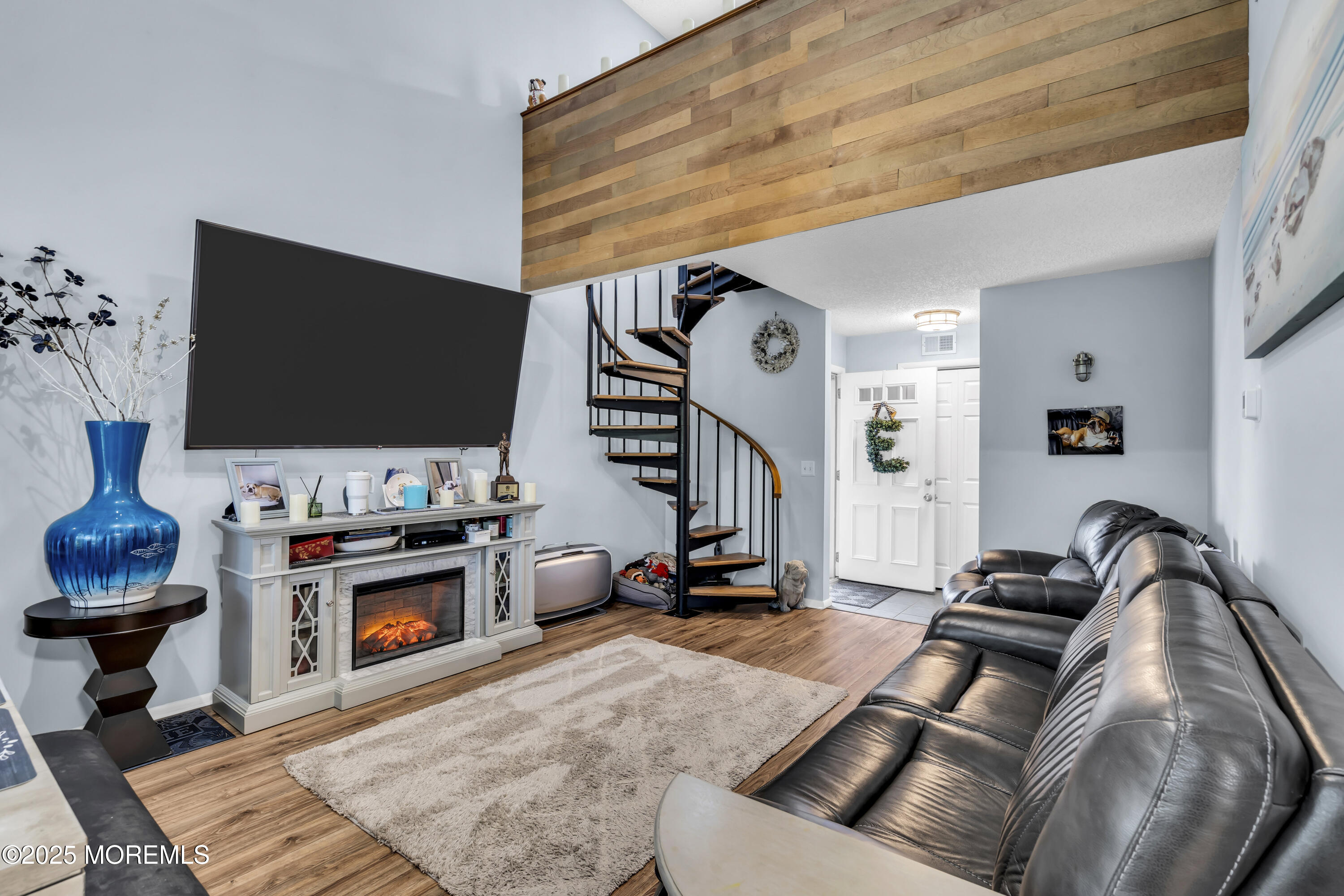 2230 Bridge Avenue 19