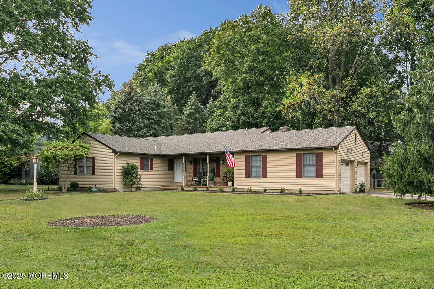 Little Silver, New Jersey 07739, United States, 3 Bedrooms Bedrooms, ,2 BathroomsBathrooms,Residential,Pending,207764