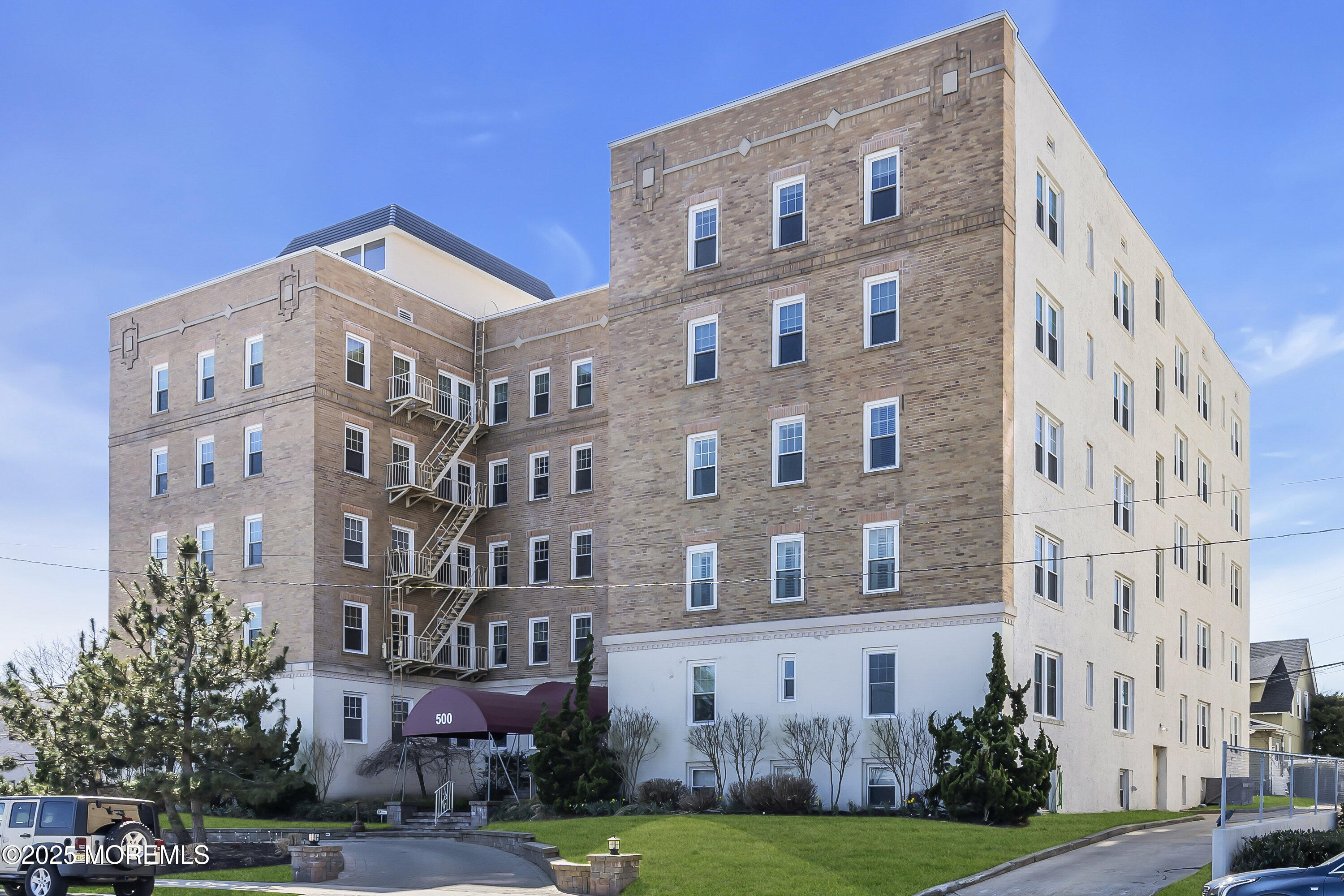 500 Deal Lake Drive #1E, Asbury Park, New Jersey image 2