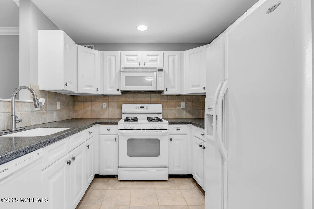 3 Kuczynski Drive #944, Parlin, New Jersey image 9