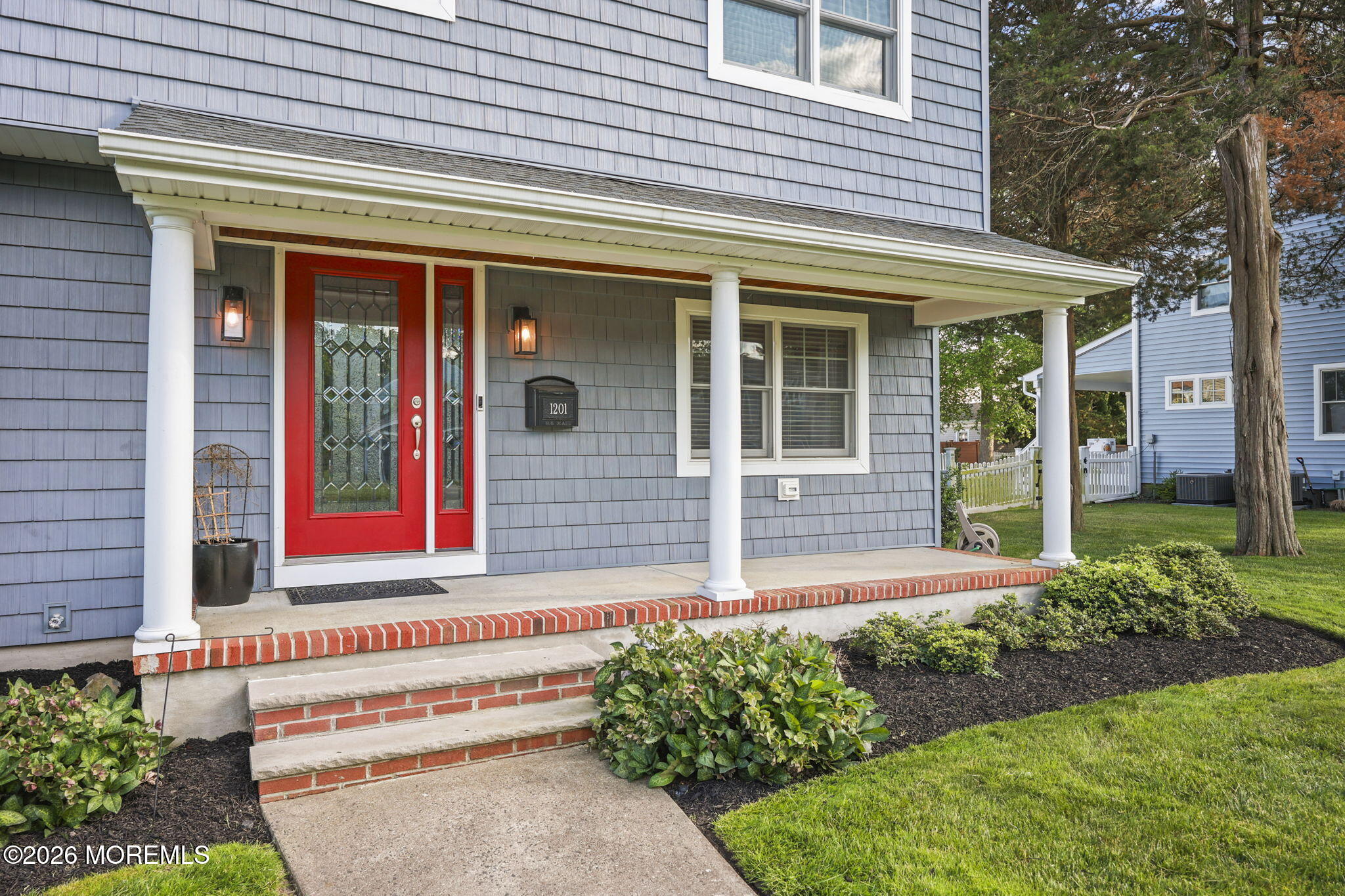 1201 Tuxedo Place