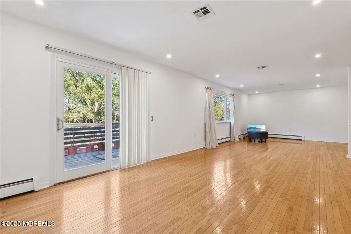 Toms River, New Jersey 08757, United States, 2 Bedrooms Bedrooms, ,2 BathroomsBathrooms,Residential,Active,230329