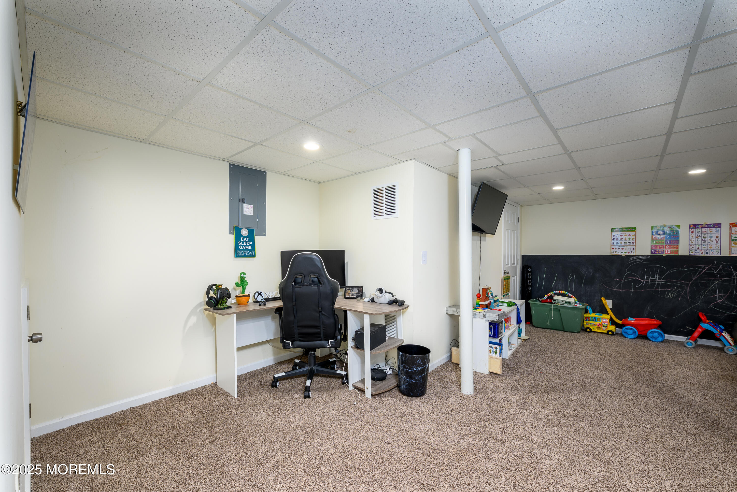 121 Bowne Court #49, Matawan, New Jersey image 25