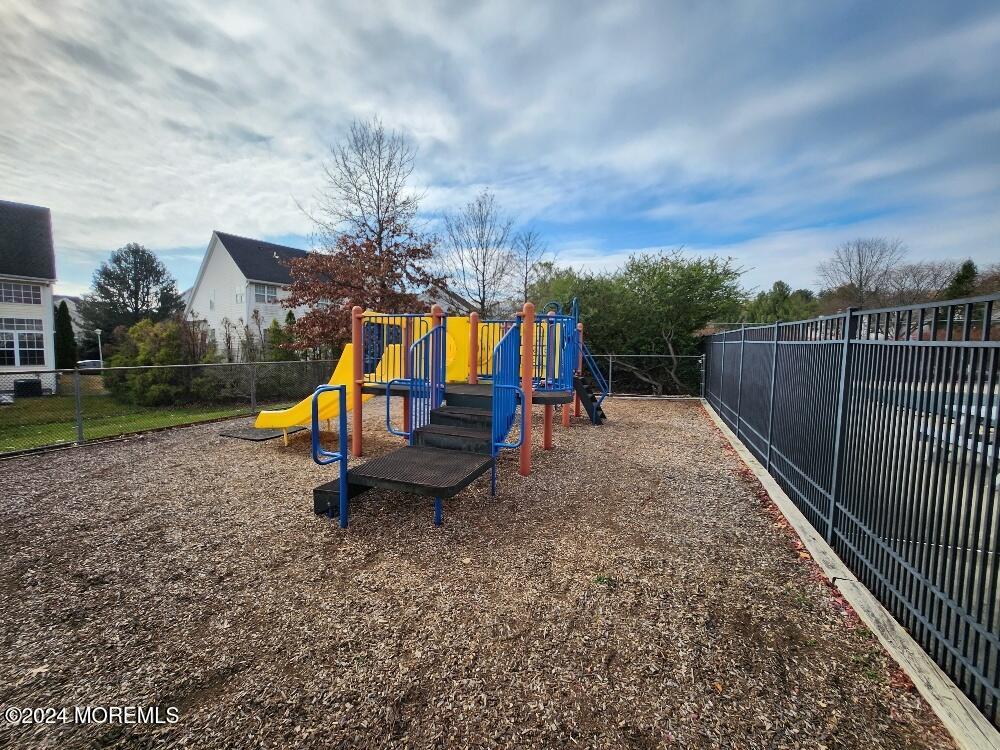 107 Pointe Of Woods Drive #524, Parlin, New Jersey image 43