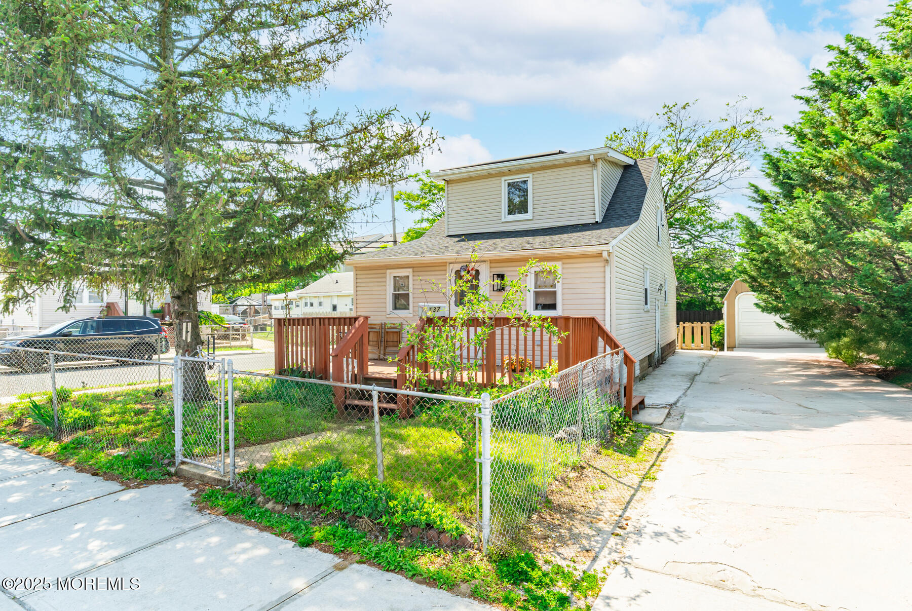 137 Seabreeze Way
