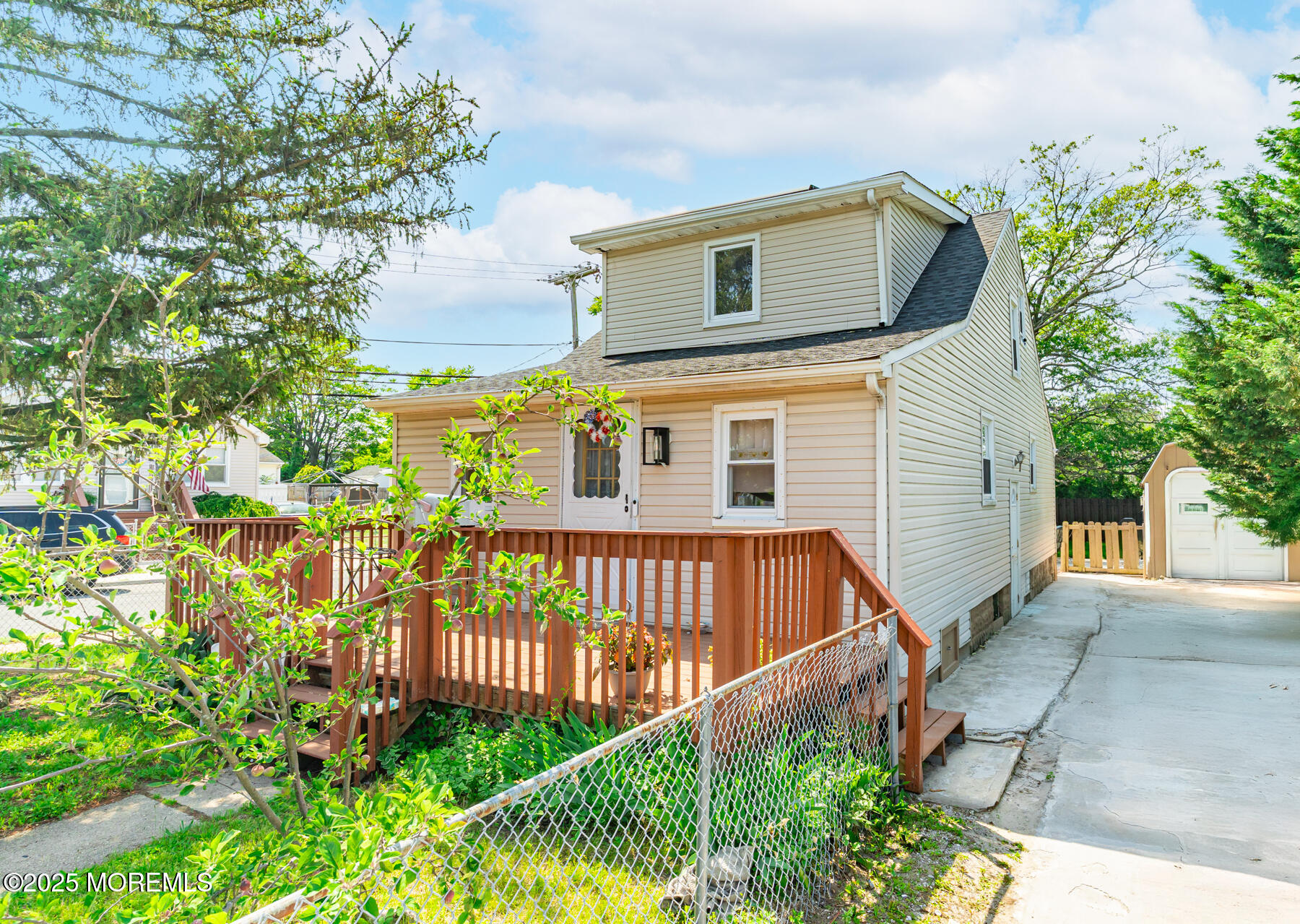 137 Seabreeze Way