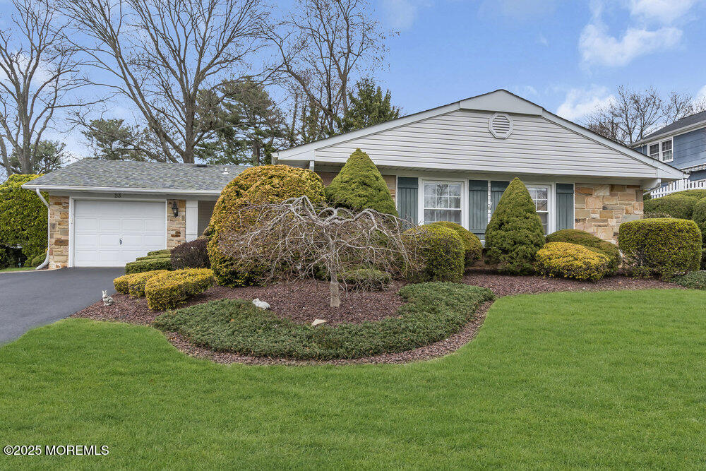 23 Oaklyn Lane, Matawan, New Jersey image 1