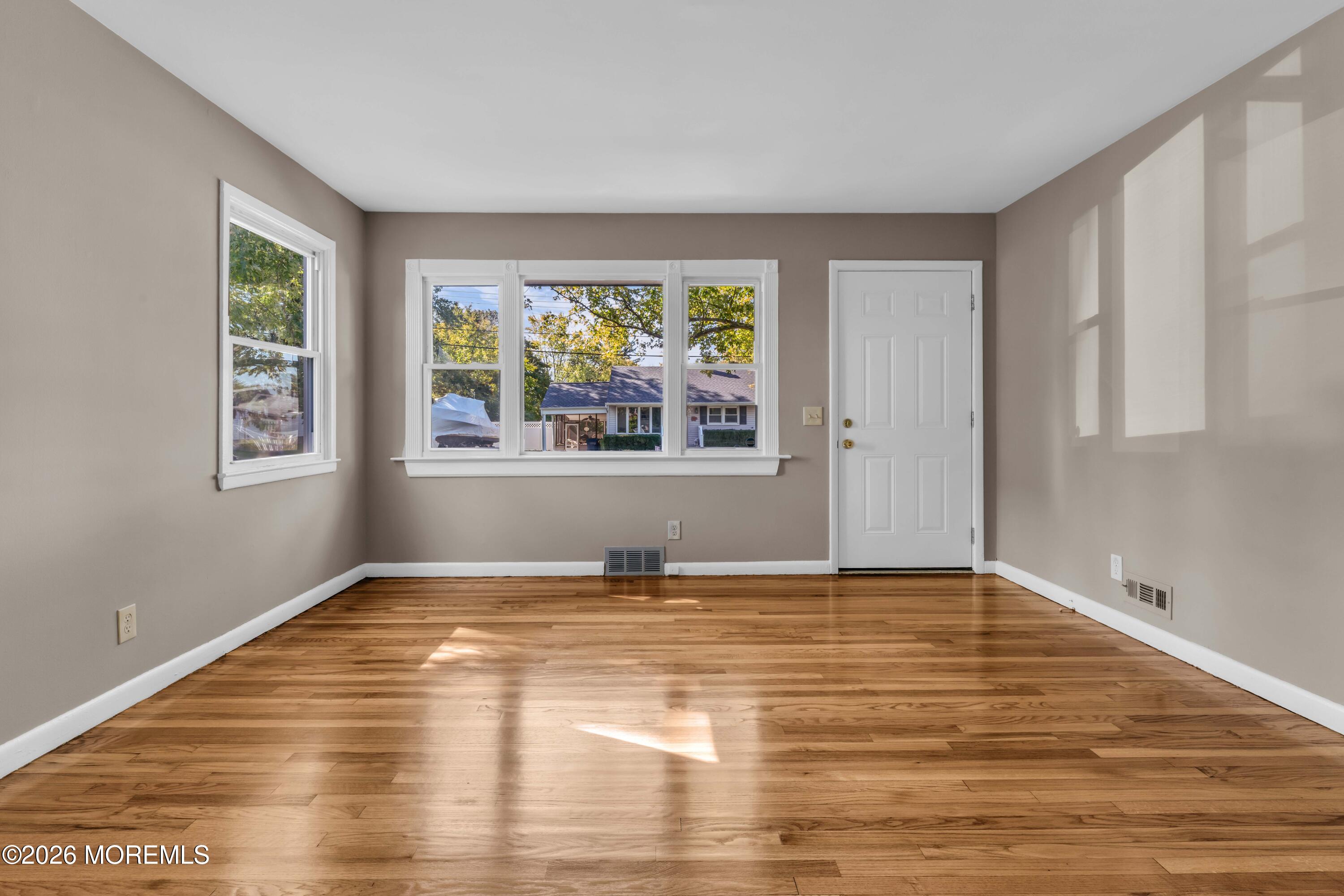 706 E Lawn Drive
