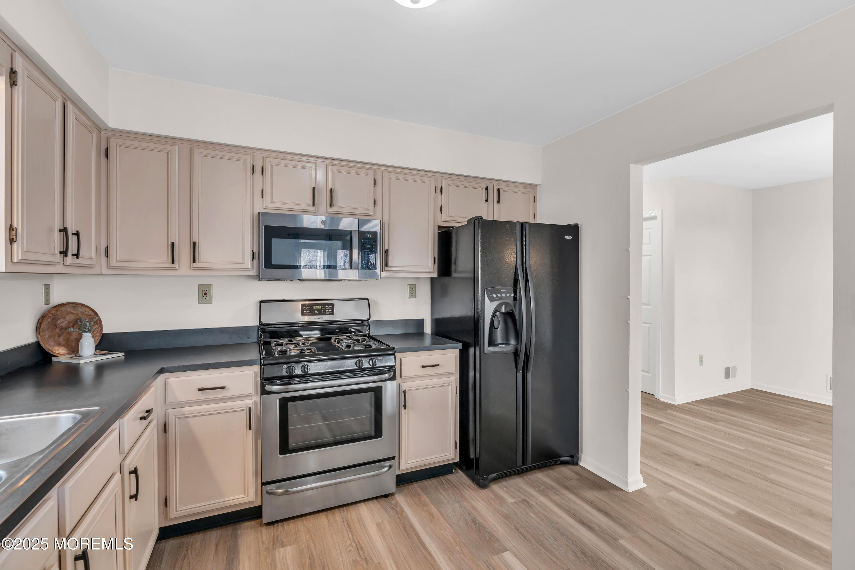 29 Maria Court, Holmdel, New Jersey image 7