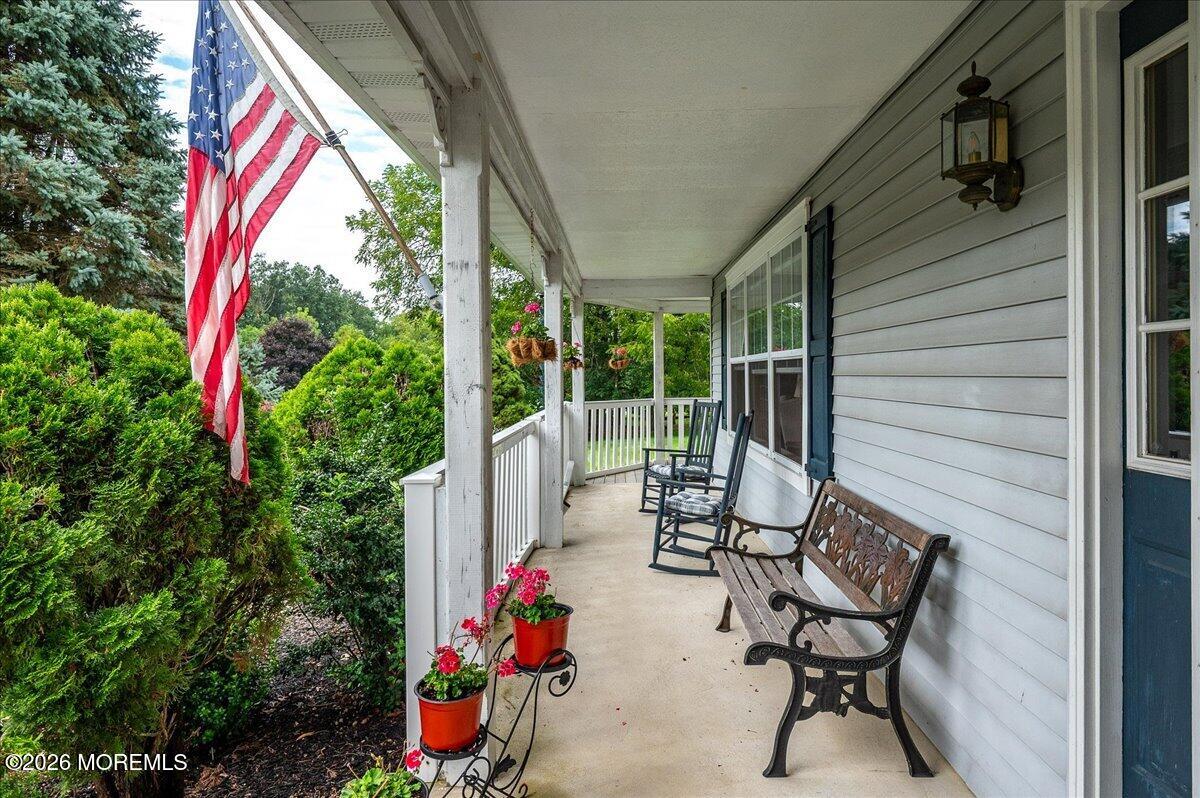 8 Long Acre Drive
