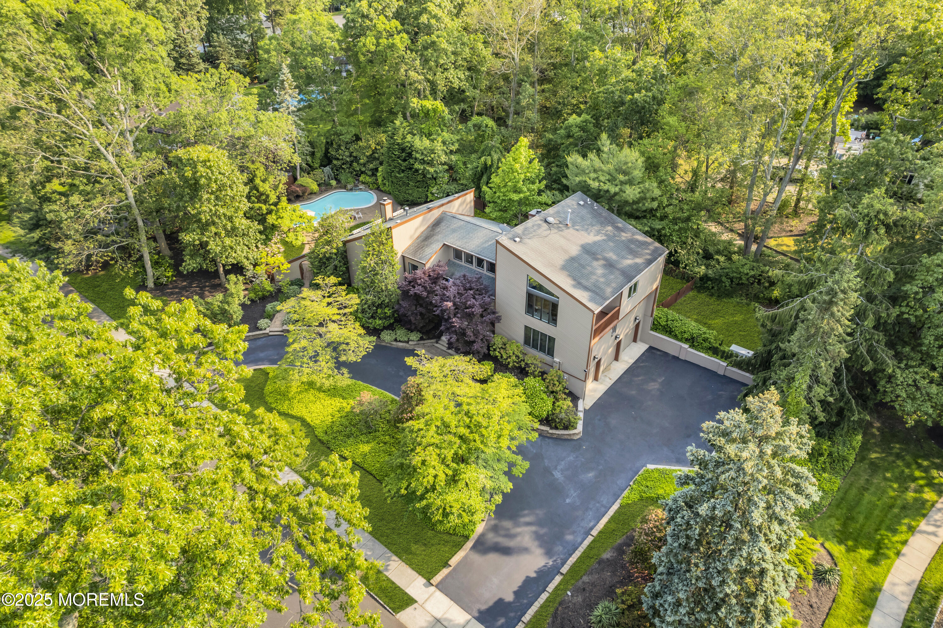 635 Winding River Road