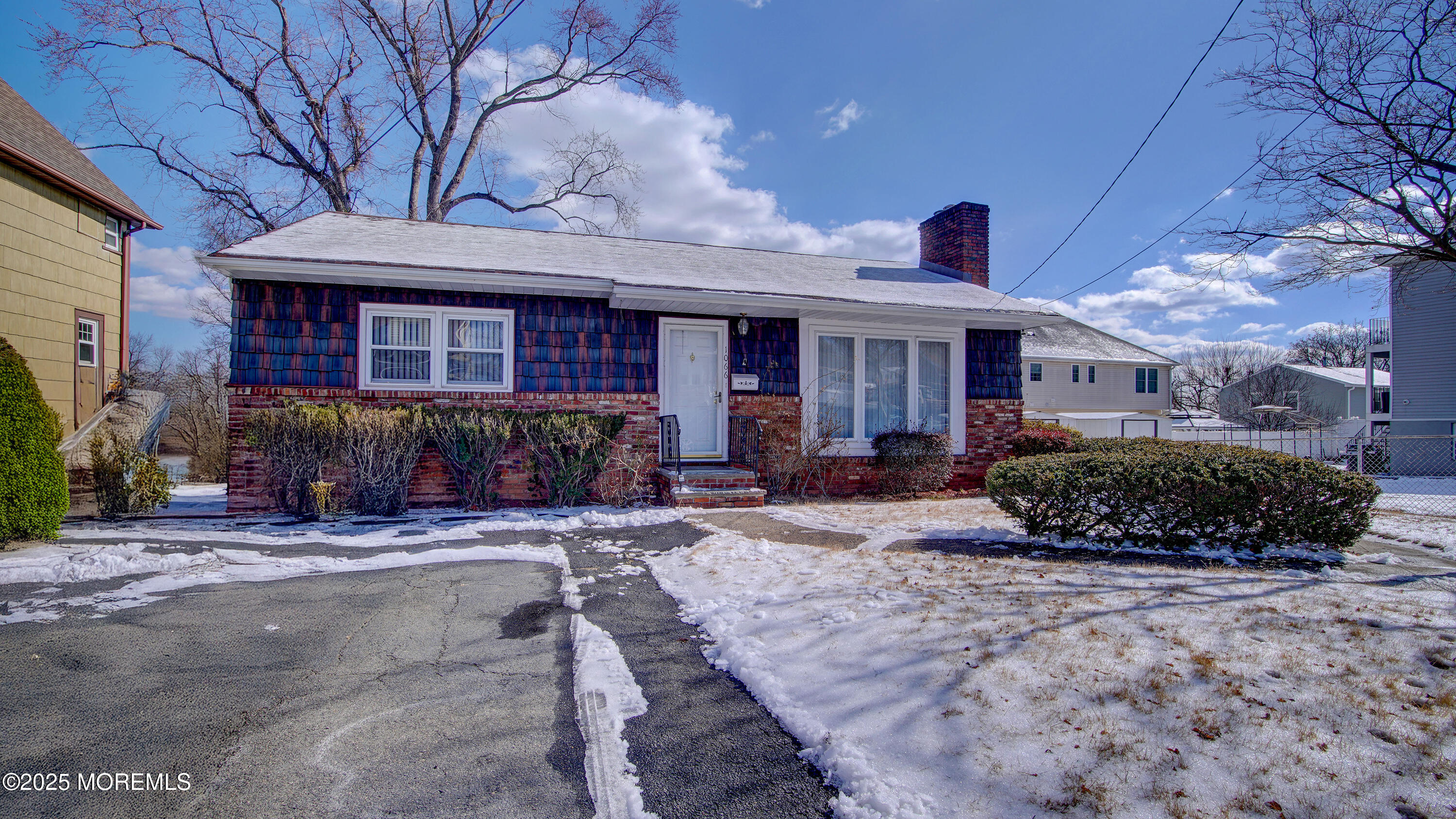 1066 S Mereline Avenue, Avenel, New Jersey image 1