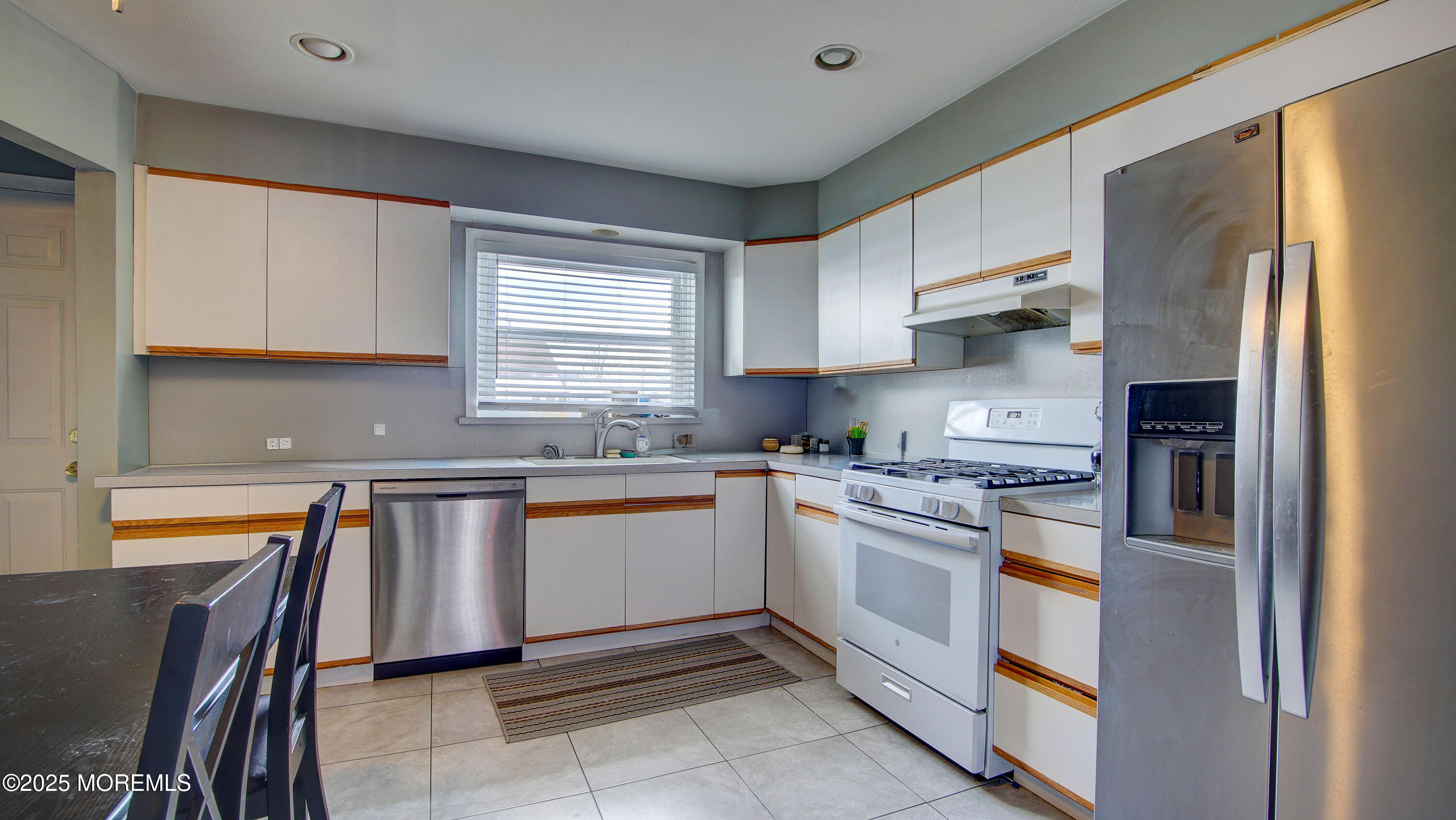 1066 S Mereline Avenue, Avenel, New Jersey image 9