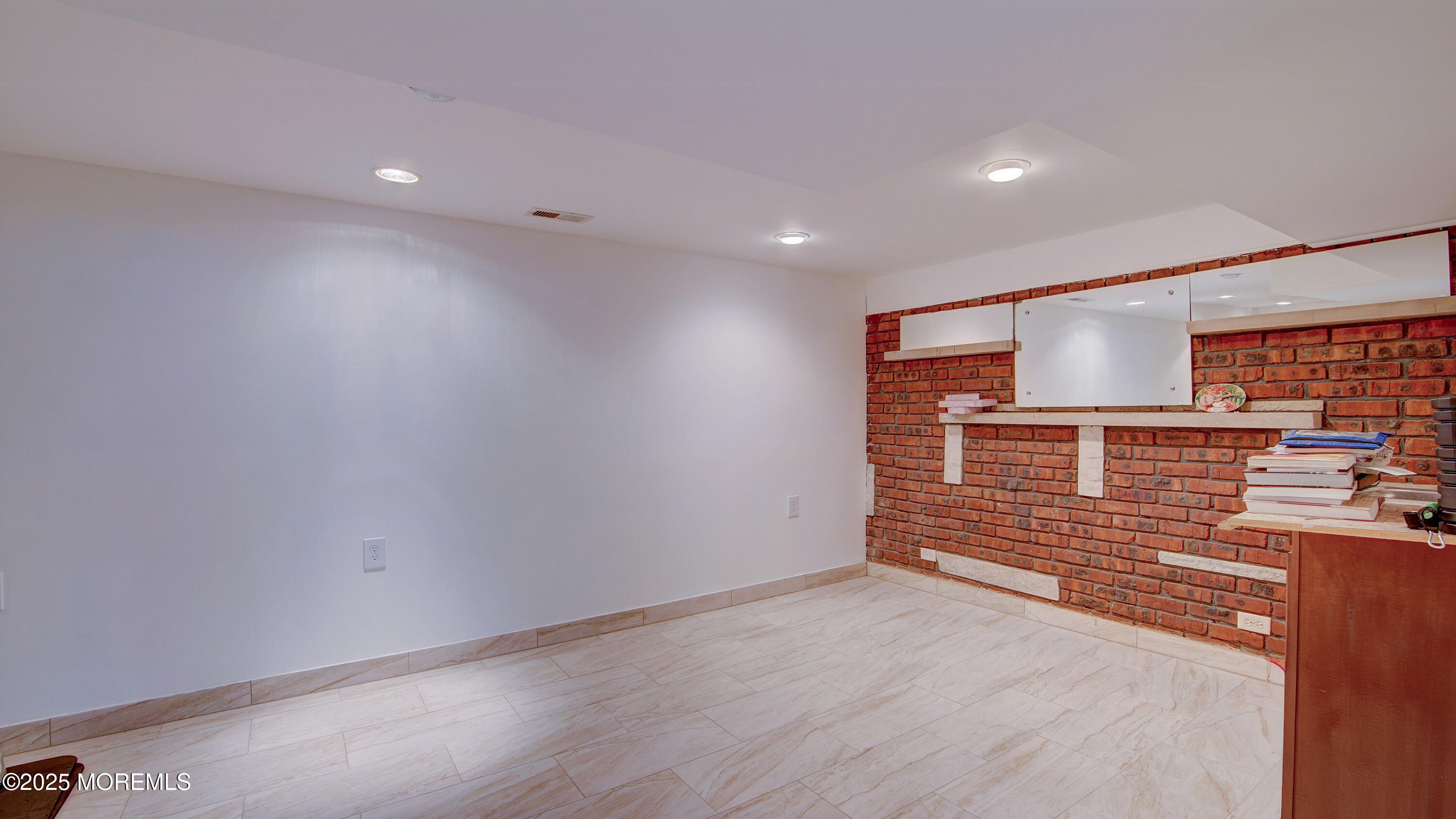 1066 S Mereline Avenue, Avenel, New Jersey image 24