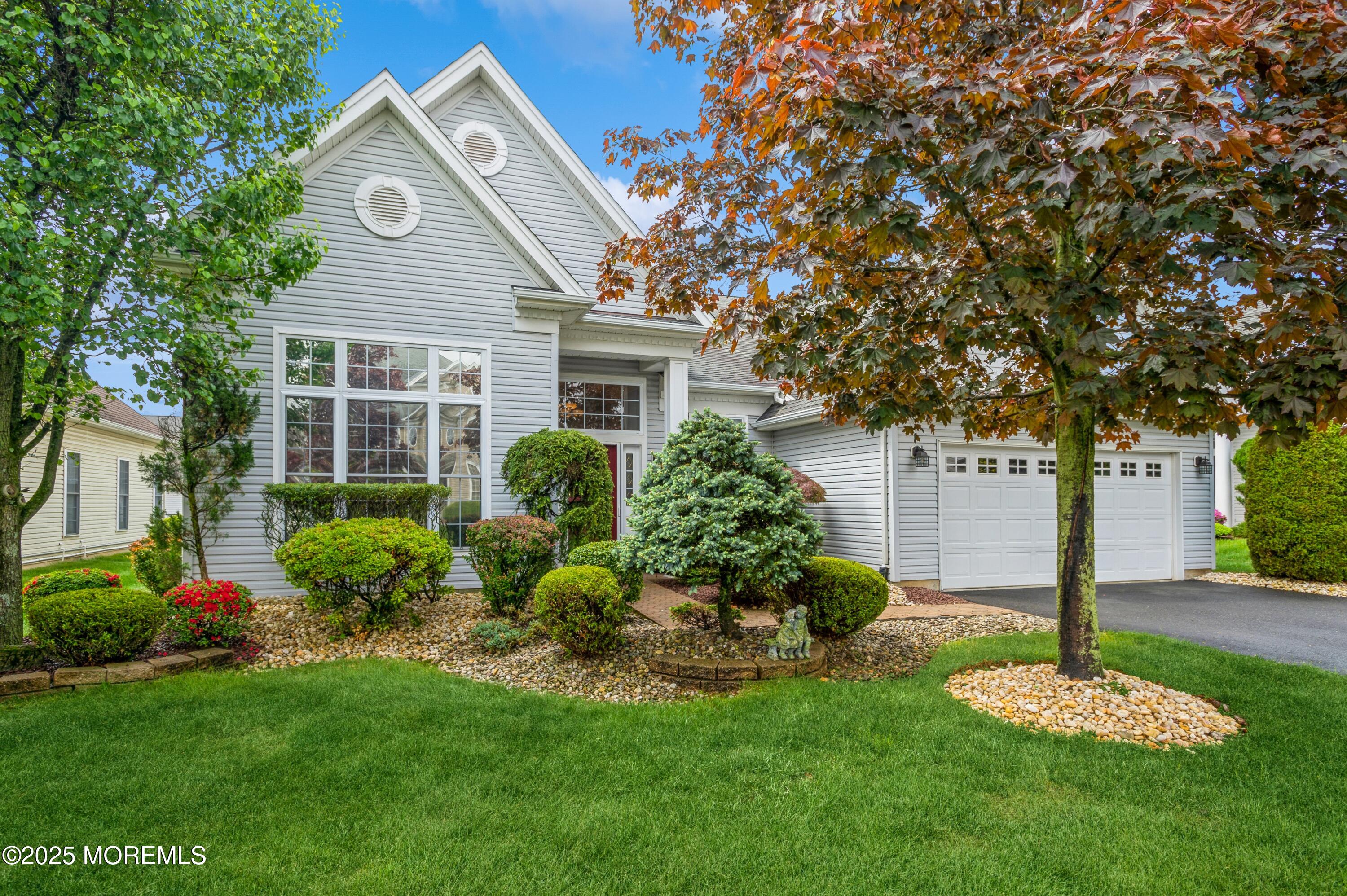13 Hogan Way, Monroe Township, New Jersey image 2