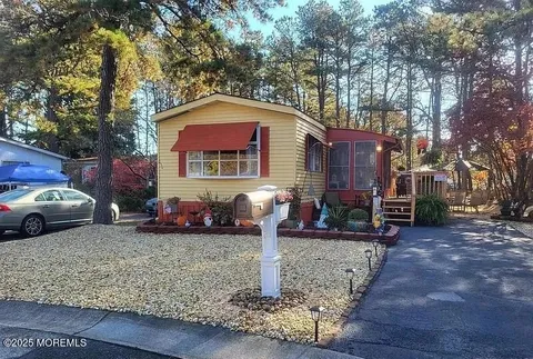 MLS: 22514636