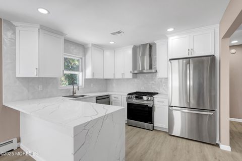 Photo of 30 Zeeland Drive, Toms River, NJ 08757 (MLS # 22600999)