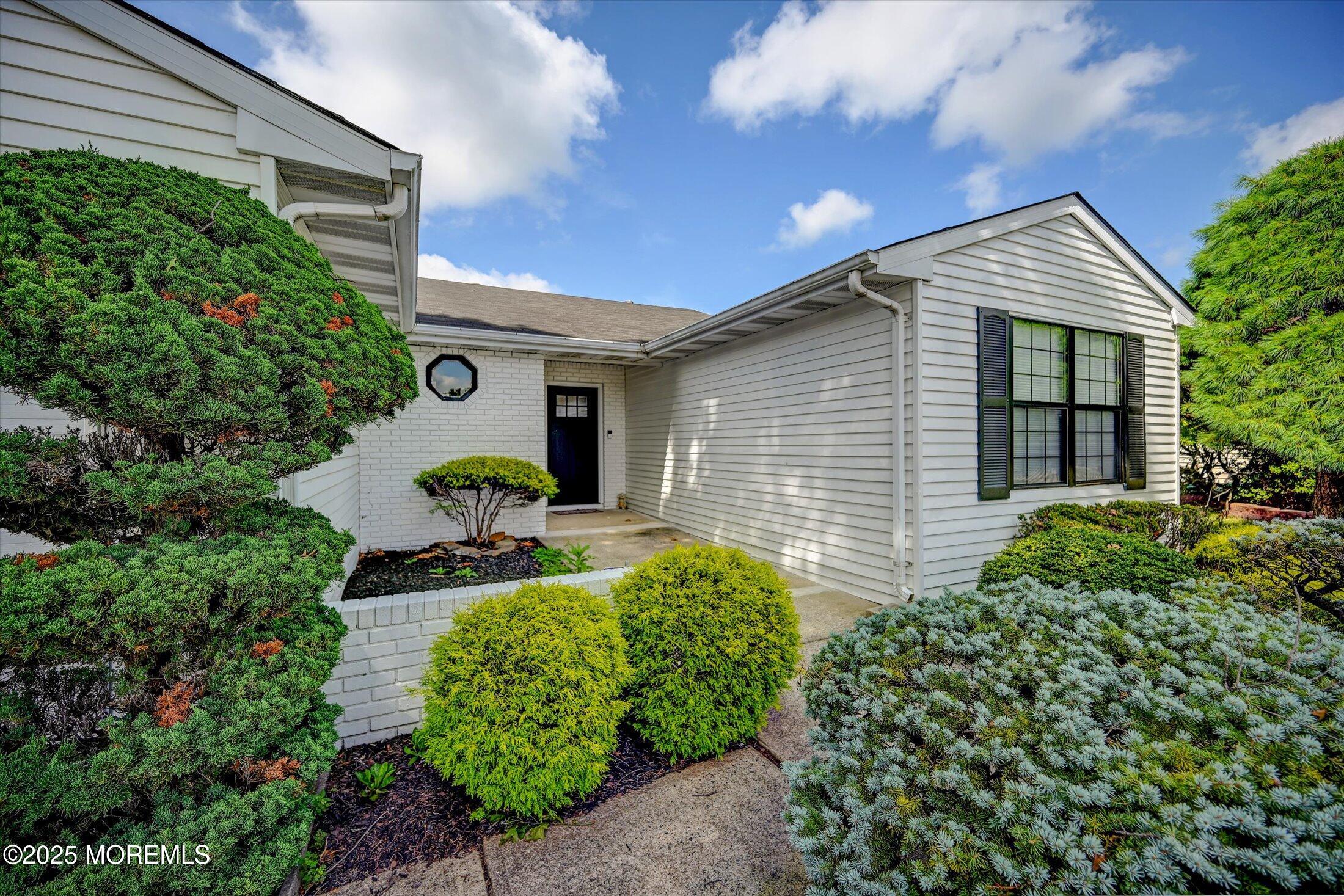 41 Lakeview Drive