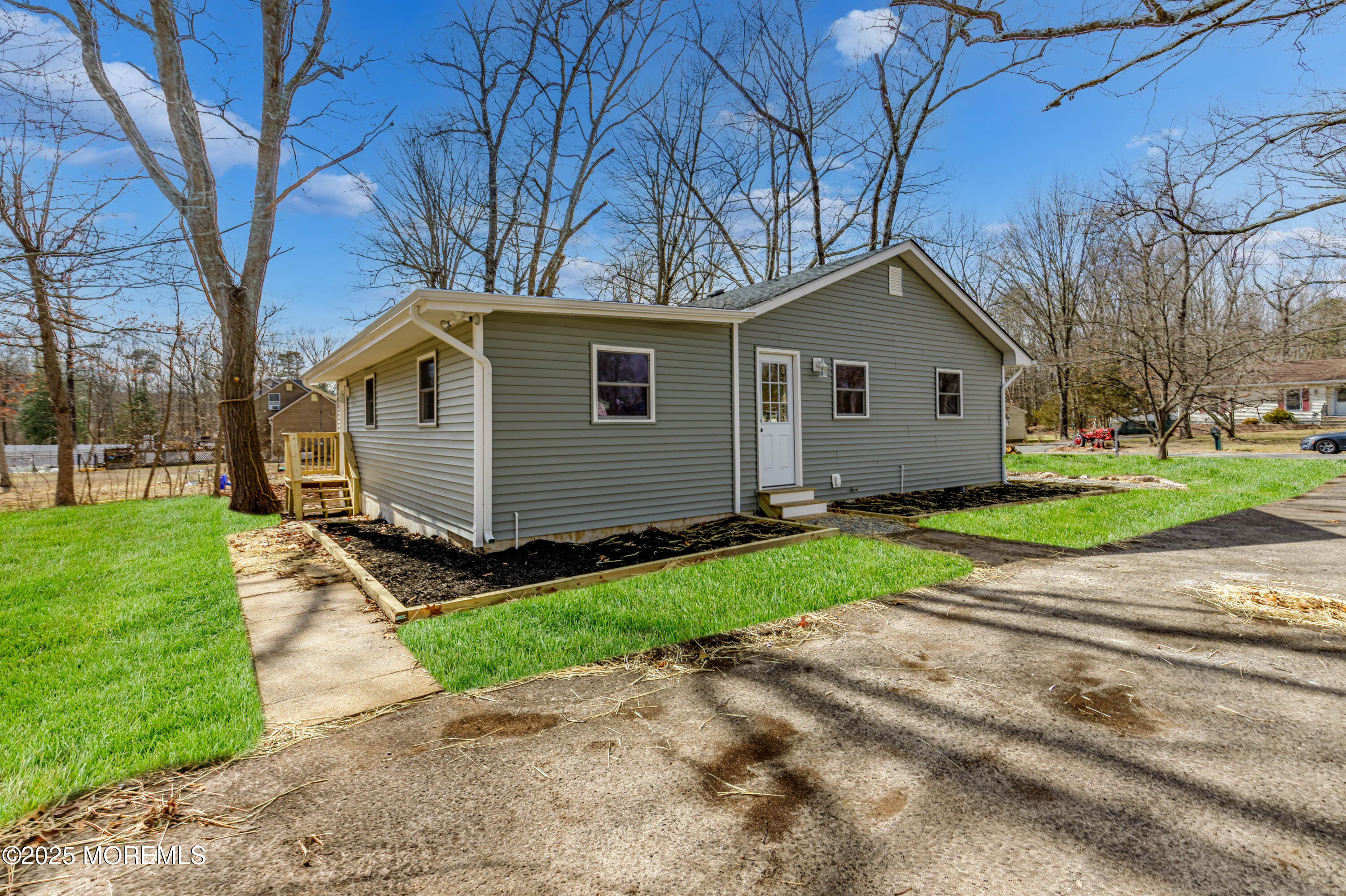 9 W Caines Drive, Cream Ridge, New Jersey image 4