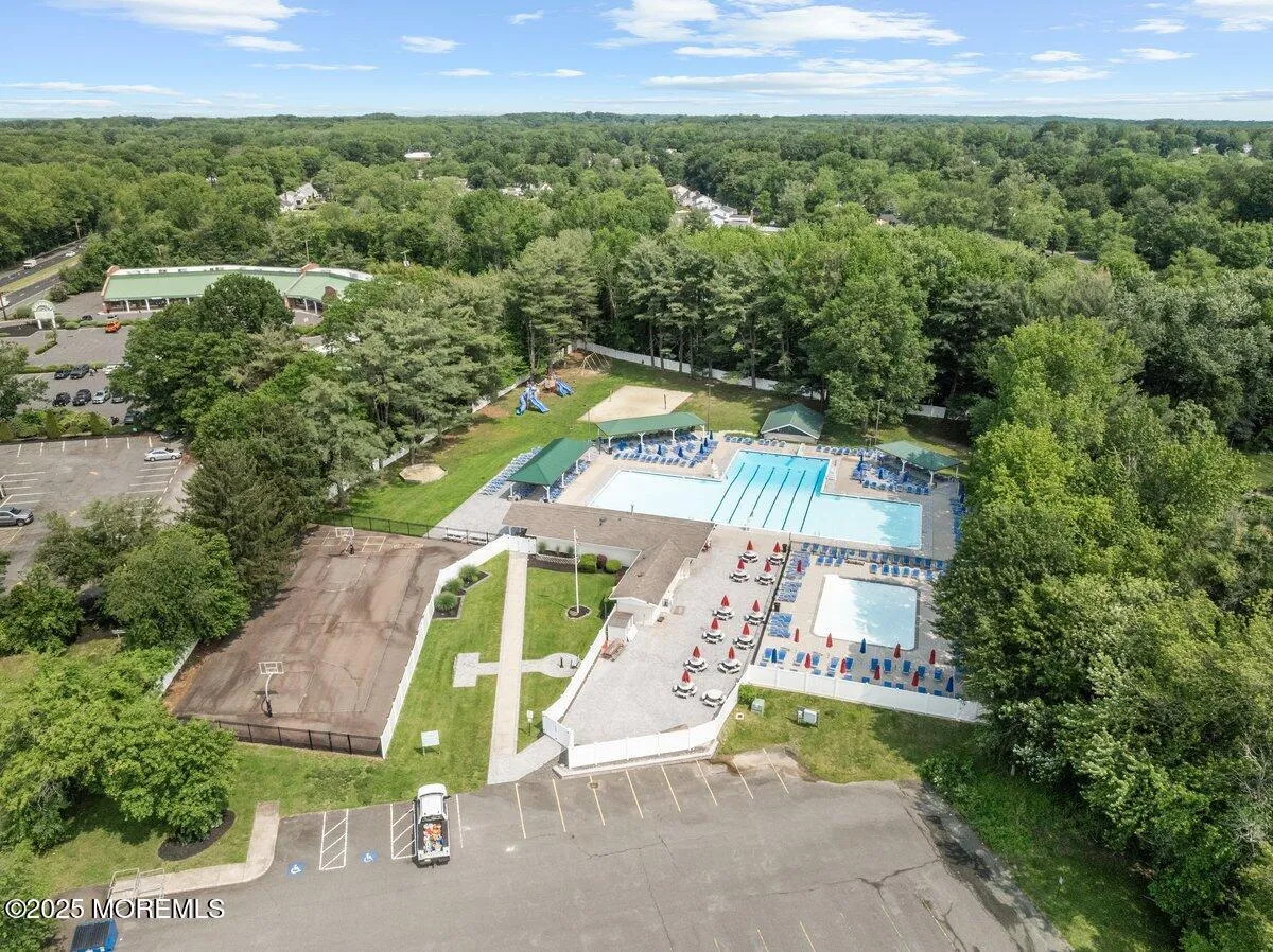 Manalapan, New Jersey 07726, United States, 4 Bedrooms Bedrooms, ,2 BathroomsBathrooms,Residential,Active,158487