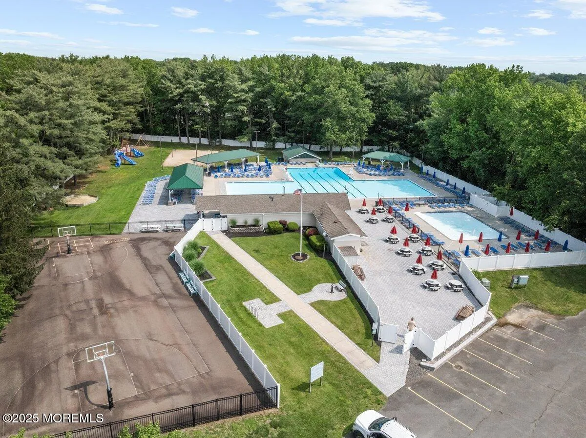 Manalapan, New Jersey 07726, United States, 4 Bedrooms Bedrooms, ,2 BathroomsBathrooms,Residential,Active,158487