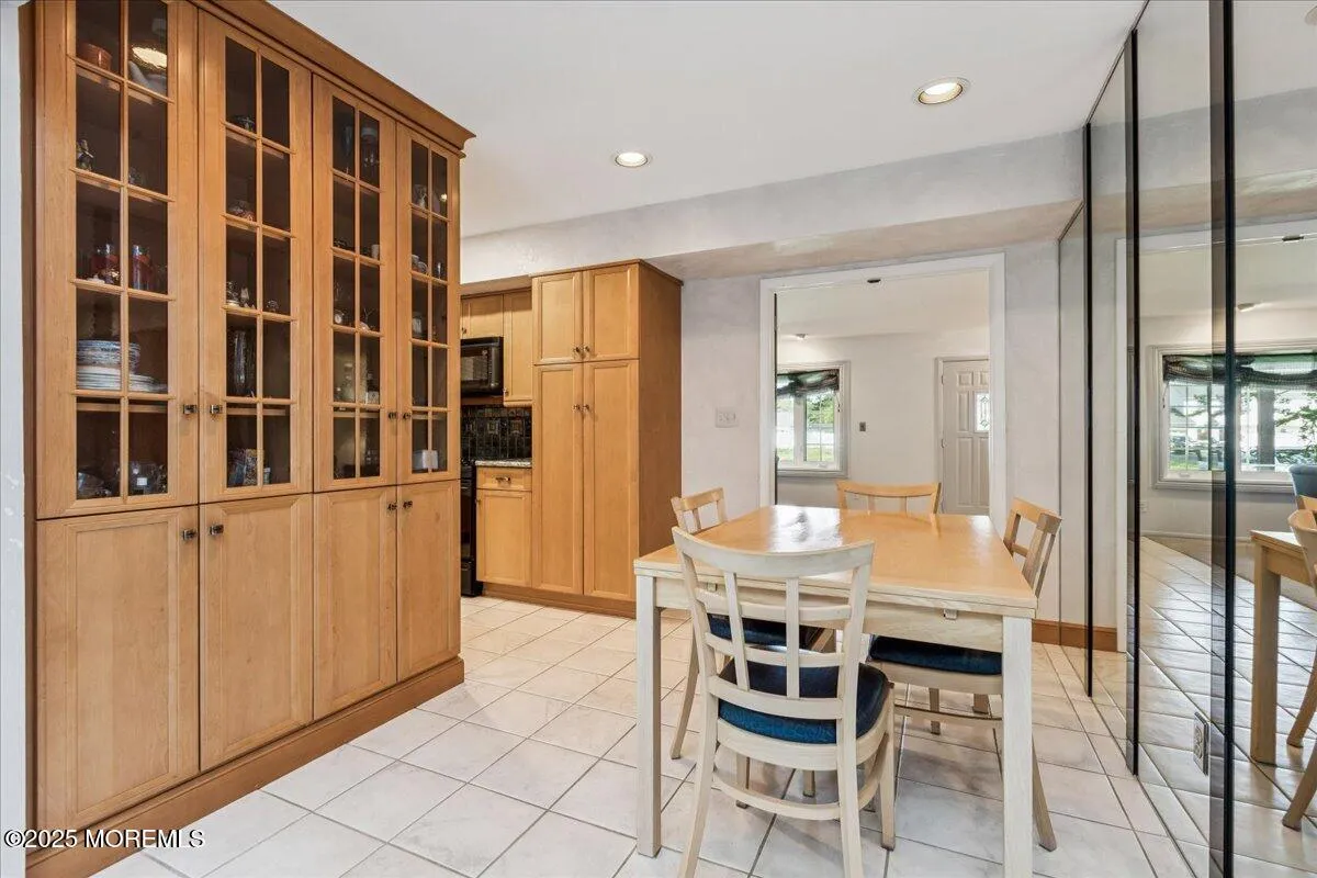 Manalapan, New Jersey 07726, United States, 4 Bedrooms Bedrooms, ,2 BathroomsBathrooms,Residential,Active,158487