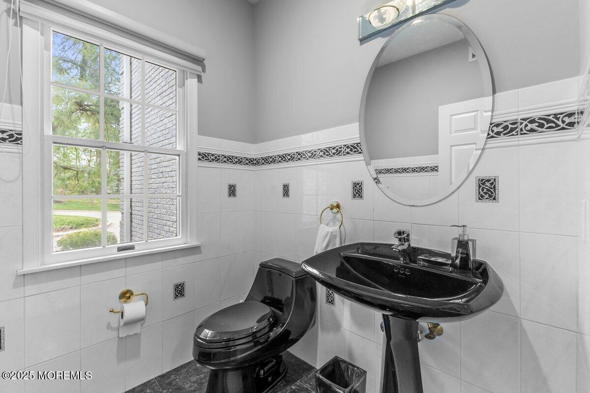 818 Holmdel Road #B, Holmdel, New Jersey image 24