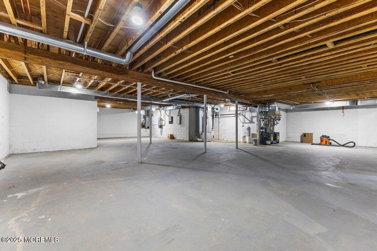818 Holmdel Road #B, Holmdel, New Jersey image 42