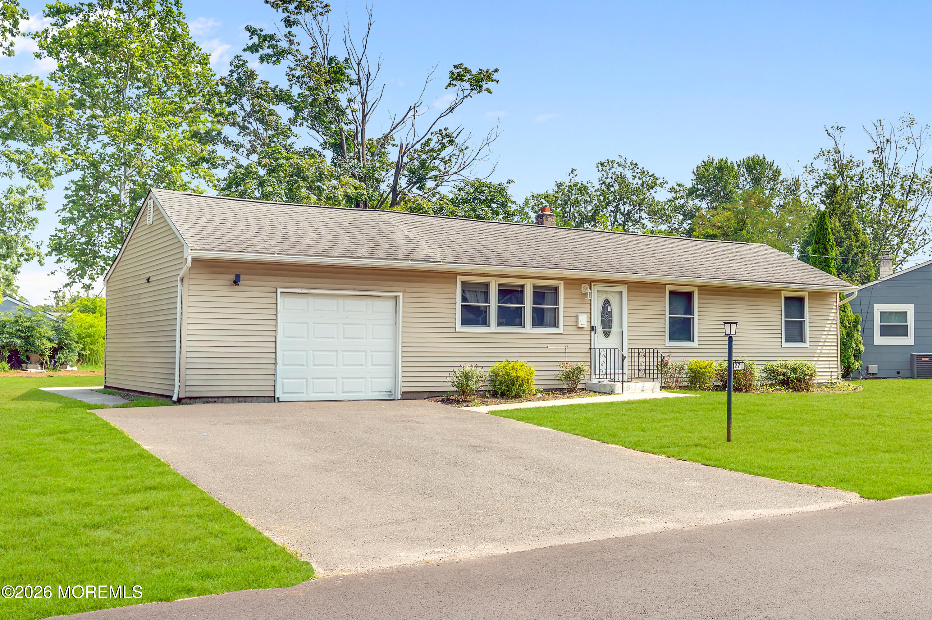 271 Sky Manor Boulevard