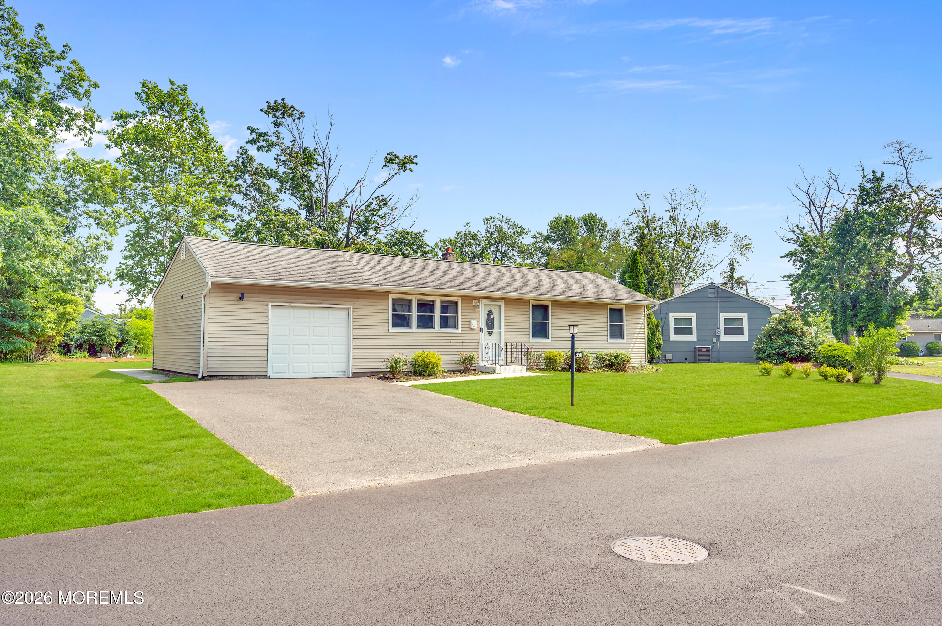 271 Sky Manor Boulevard