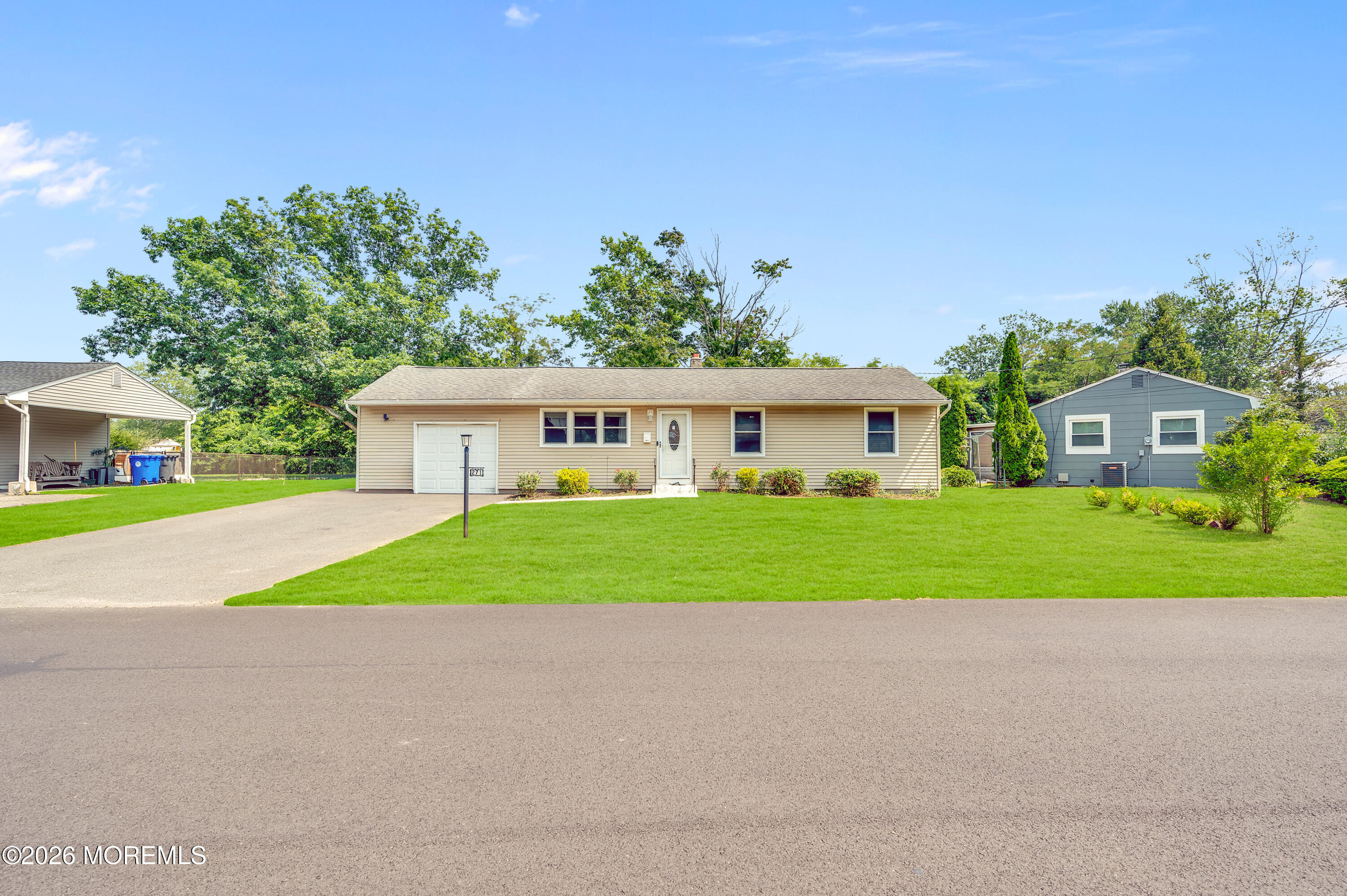271 Sky Manor Boulevard