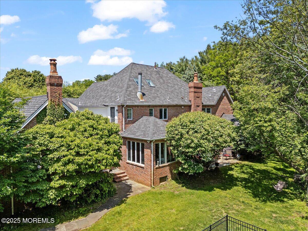 2 Warrenton Lane