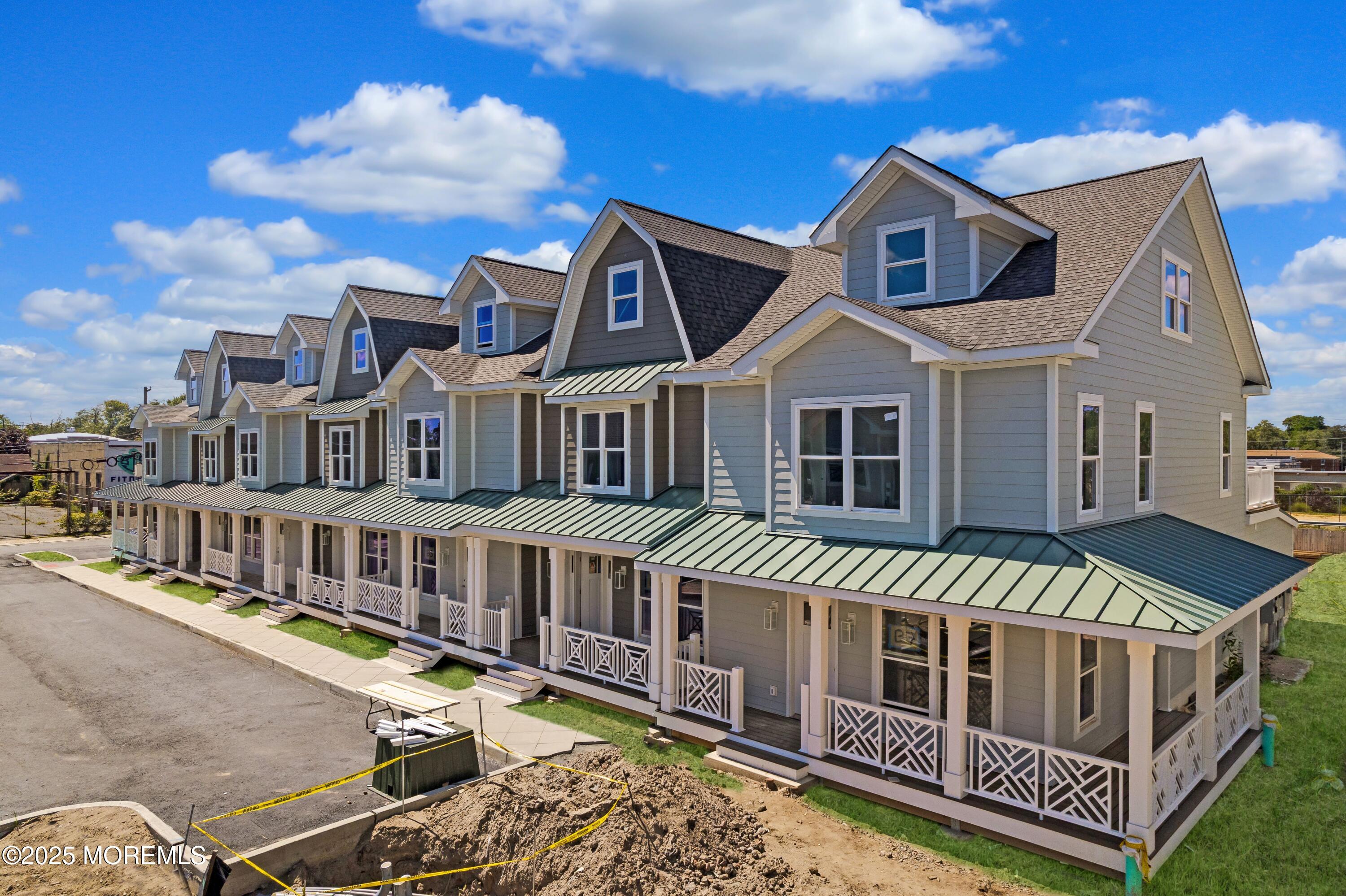 1 Railroad Avenue B6