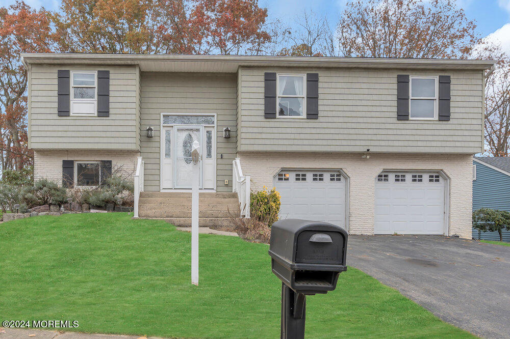 29 Cannon Ball Drive, Howell, New Jersey image 1