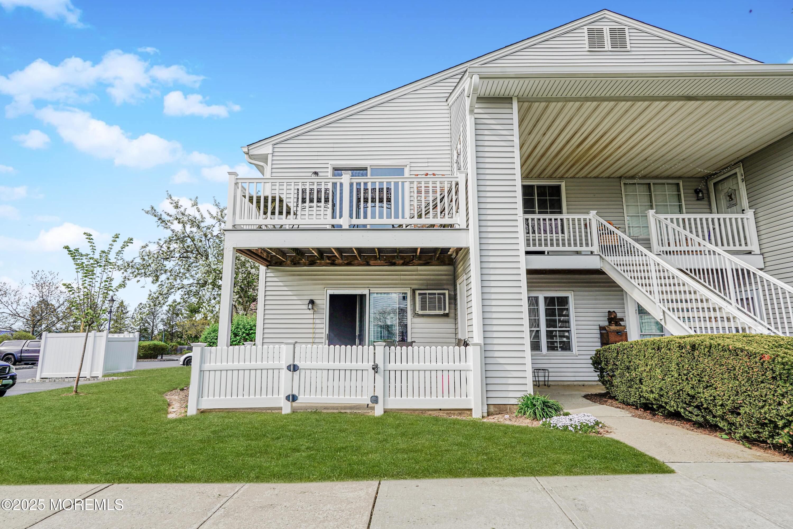 5 Village Green Road, Bedminster, New Jersey image 1